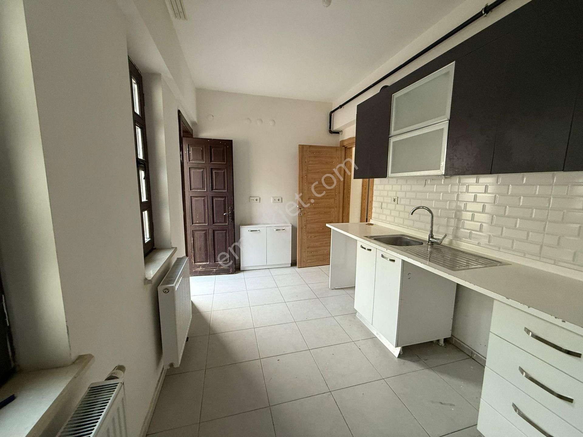 Tarihi Sur Bölgesinde Satılık 3+1 Villa - Görsel 7