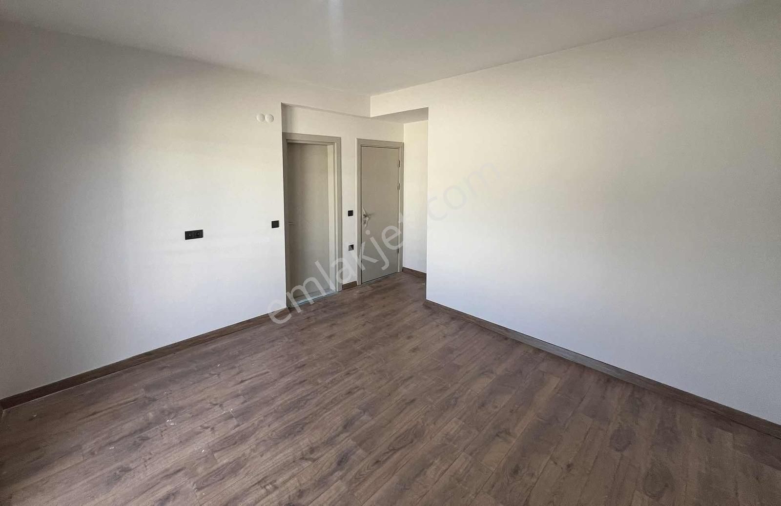 Kuşadası Kadınlar Denizinde Satılık Deniz Manzaralı 2+1 Daire - Görsel 6