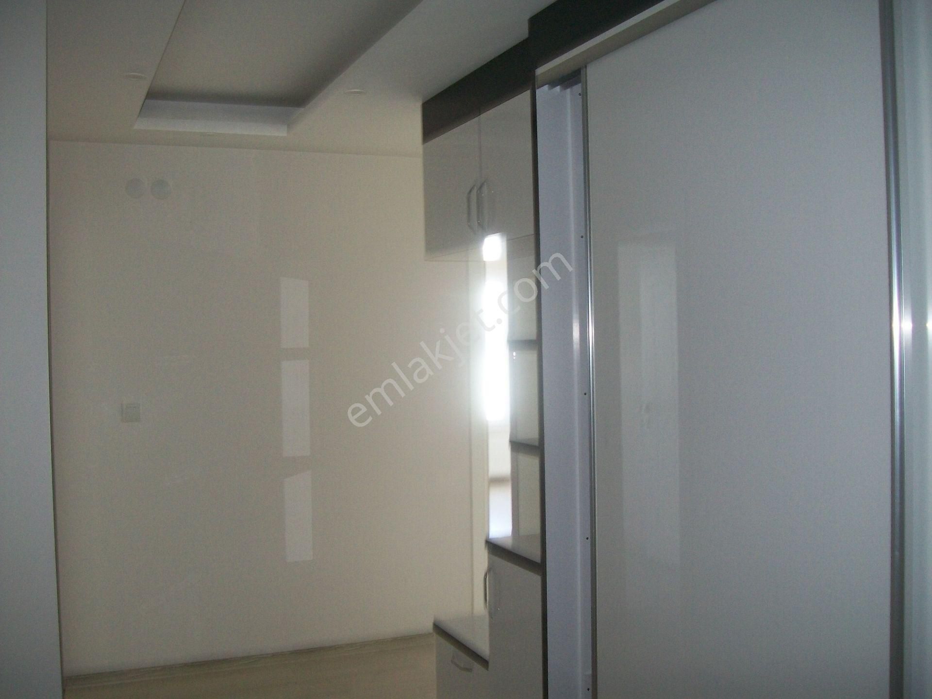 Yunuslu Mahallesi Adanalı Apartmanında 3+1 Çok Bakımlı-garağlı Daire - Görsel 7