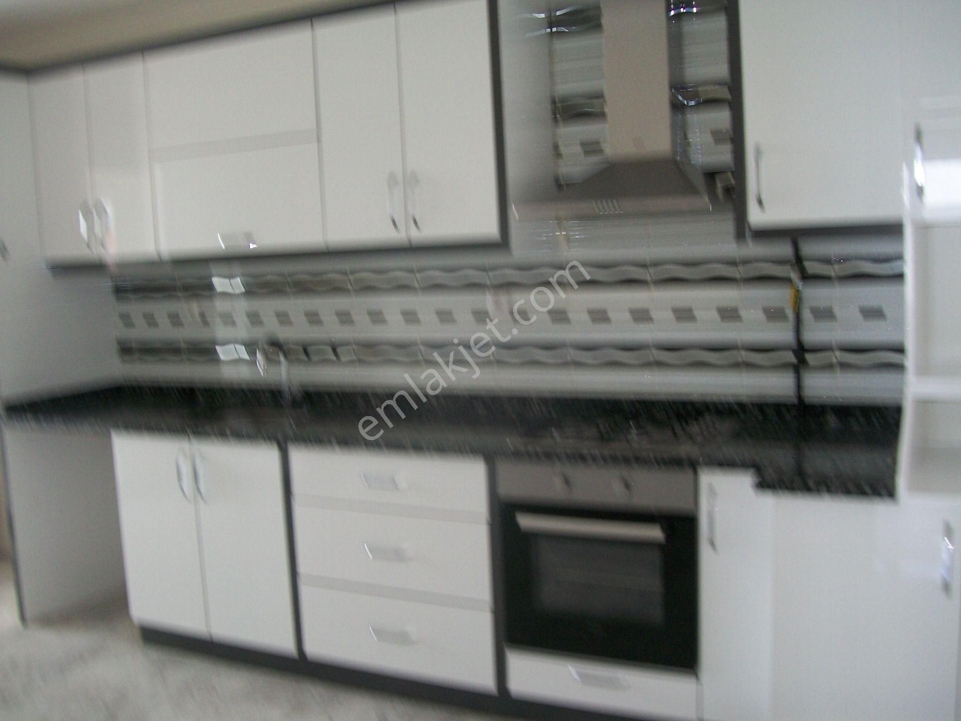 Yunuslu Mahallesi Adanalı Apartmanında 3+1 Çok Bakımlı-garağlı Daire - Görsel 3