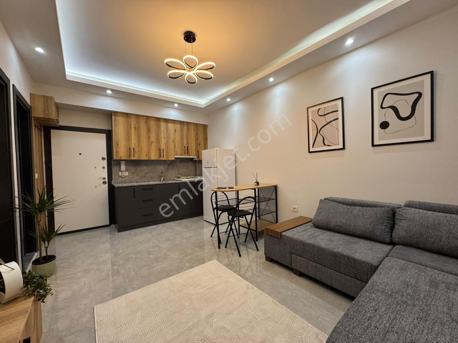 Terci'ten Tekden Hastanesi Yakını Lüks Eşyalı Sıfır Satılık Apart