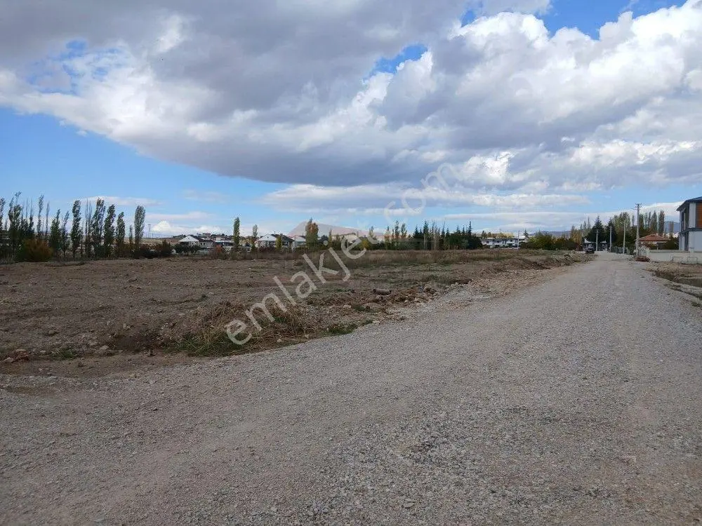 Güvenay - Çorum İbrahim Çayırı Mevkii Villa İmarlı Satılık Arsa