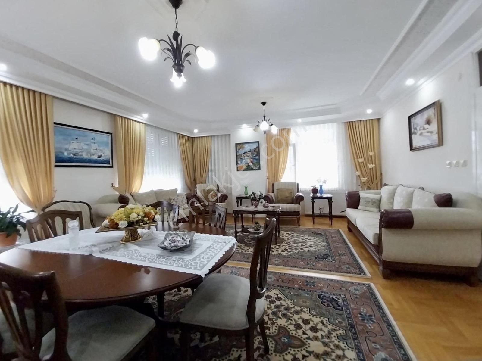 Muratpaşa Güzeloba' Da Satılık 3+1 Havuzlu Geniş Daire/de - Görsel 5