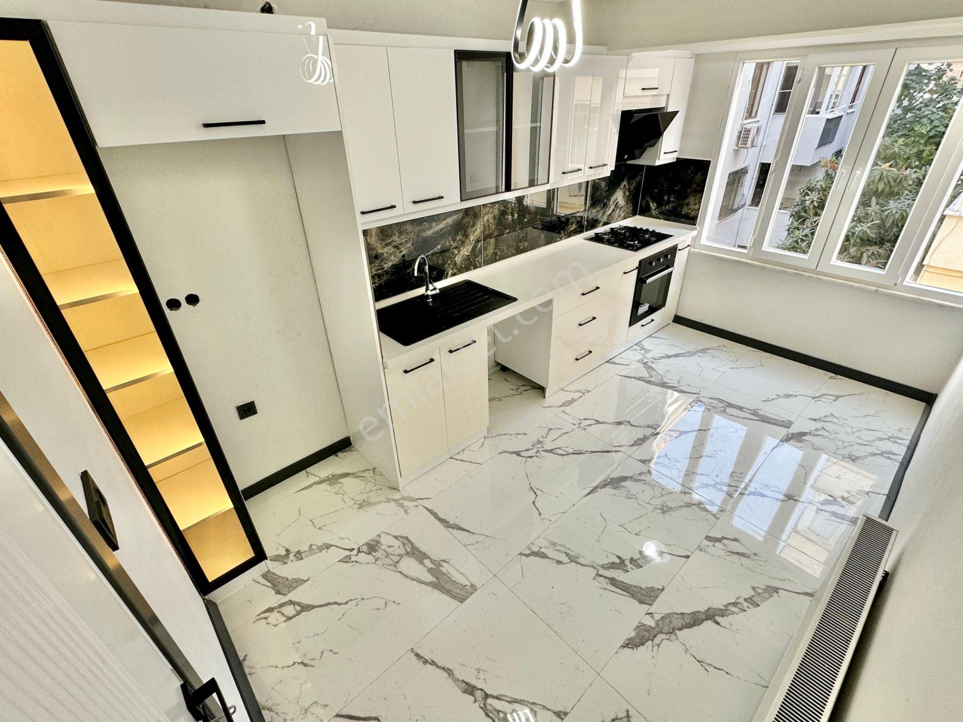 ꧁ay Emlaktan꧁akçay Merkezde Arakat Ayrı Mutfaklı Denize Yakın Lüx Tasarım Satılık 2+1 Geniş Daire - Görsel 6