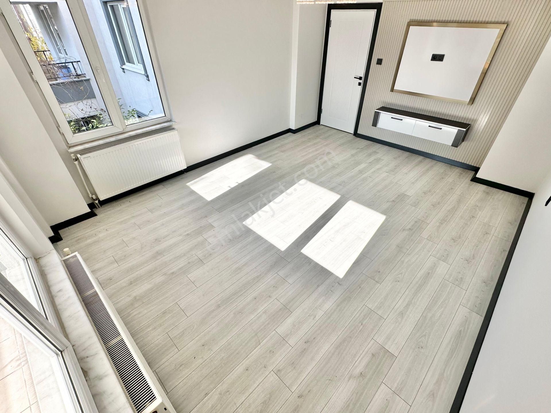 ꧁ay Emlaktan꧁akçay Merkezde Arakat Ayrı Mutfaklı Denize Yakın Lüx Tasarım Satılık 2+1 Geniş Daire - Görsel 9