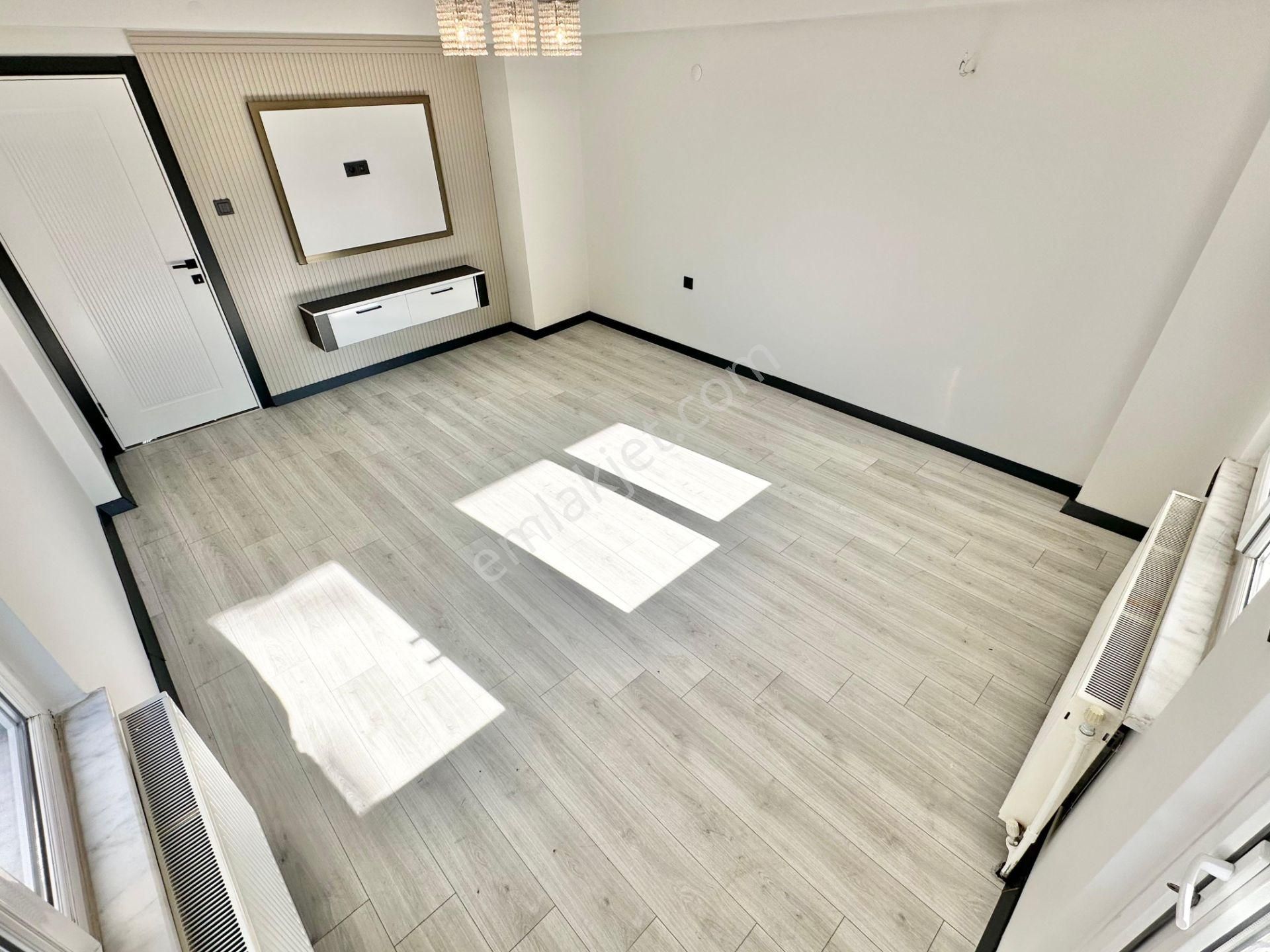 ꧁ay Emlaktan꧁akçay Merkezde Arakat Ayrı Mutfaklı Denize Yakın Lüx Tasarım Satılık 2+1 Geniş Daire - Görsel 8