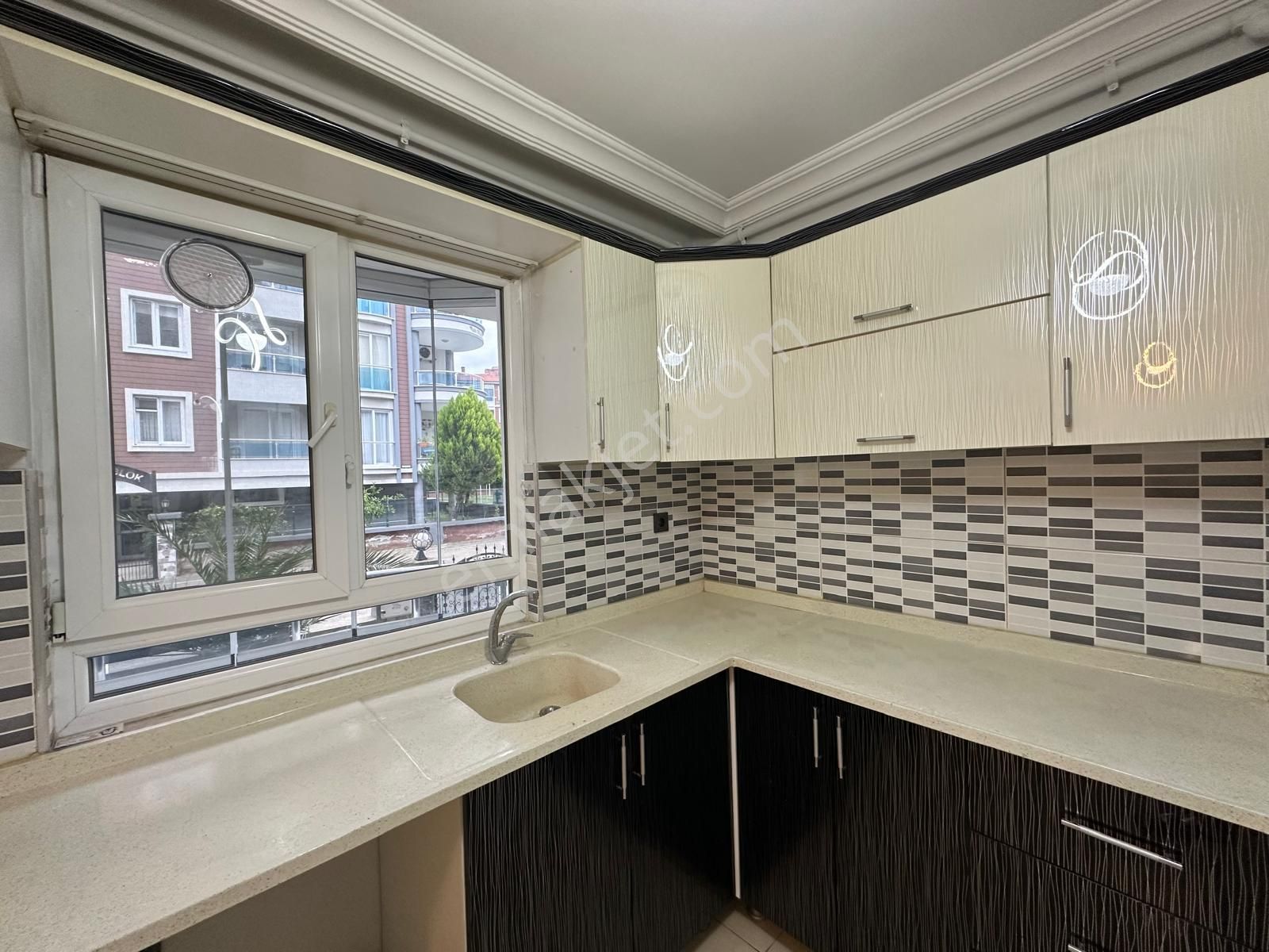 ꧁ay Emlaktan꧂akçay'da Kombili Denize 400 Mt Müstakil Tadında Köşe Ön Cephe Satılık 2+1 Yeni Daire - Görsel 4