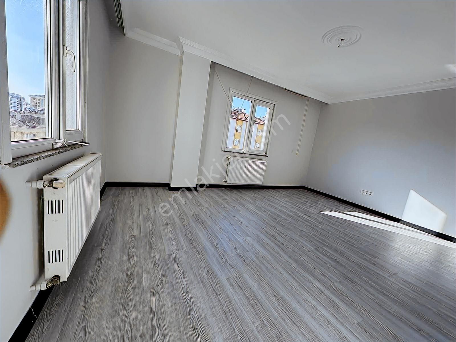 Muhteşem Konumda Ferah Büyük M2 2 +1 - Görsel 19