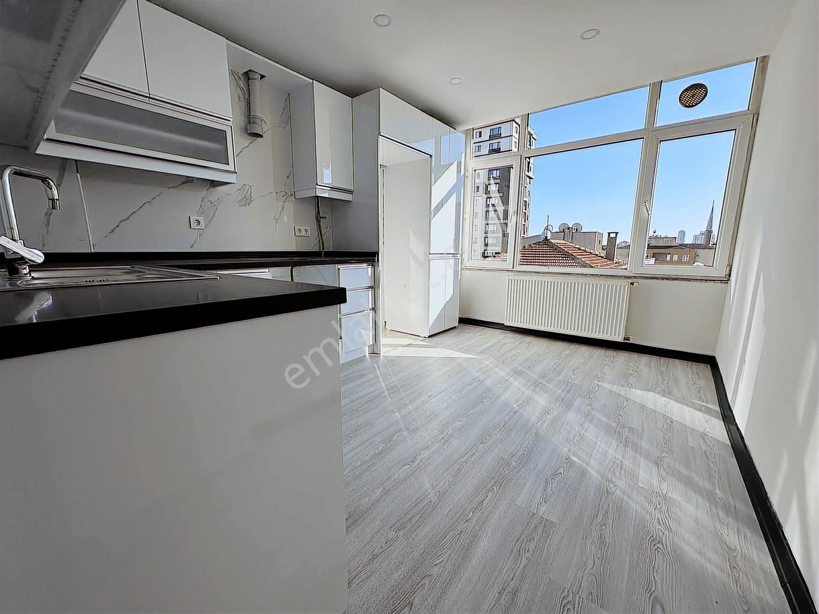 Muhteşem Konumda Ferah Büyük M2 2 +1 - Görsel 13