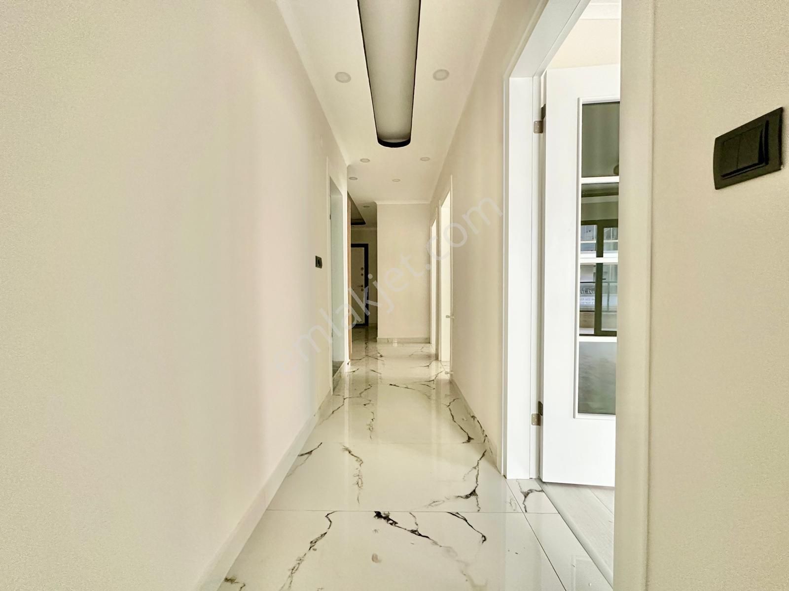 ꧁yetkili Ay Emlak'tan꧂akçay'da Kombili Ön Cephe Ayrı Mutfak Arakat Satılık 2+1 Geniş Lüks Daire - Görsel 27