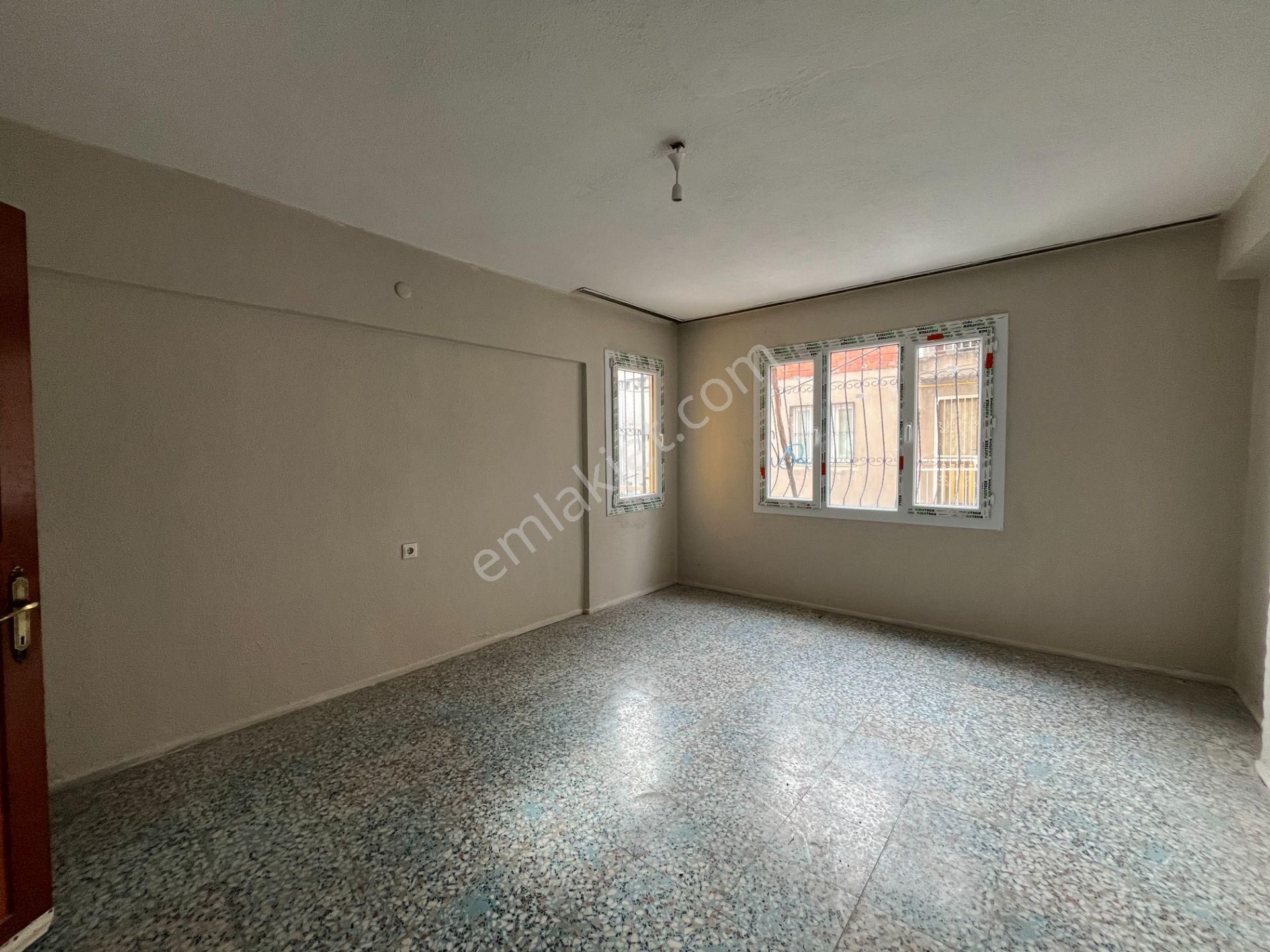 Gümüşpala Merkez'de Sağlık Ocağı Ve Okul Yakını 3+1 Kiralık Daire - Görsel 14