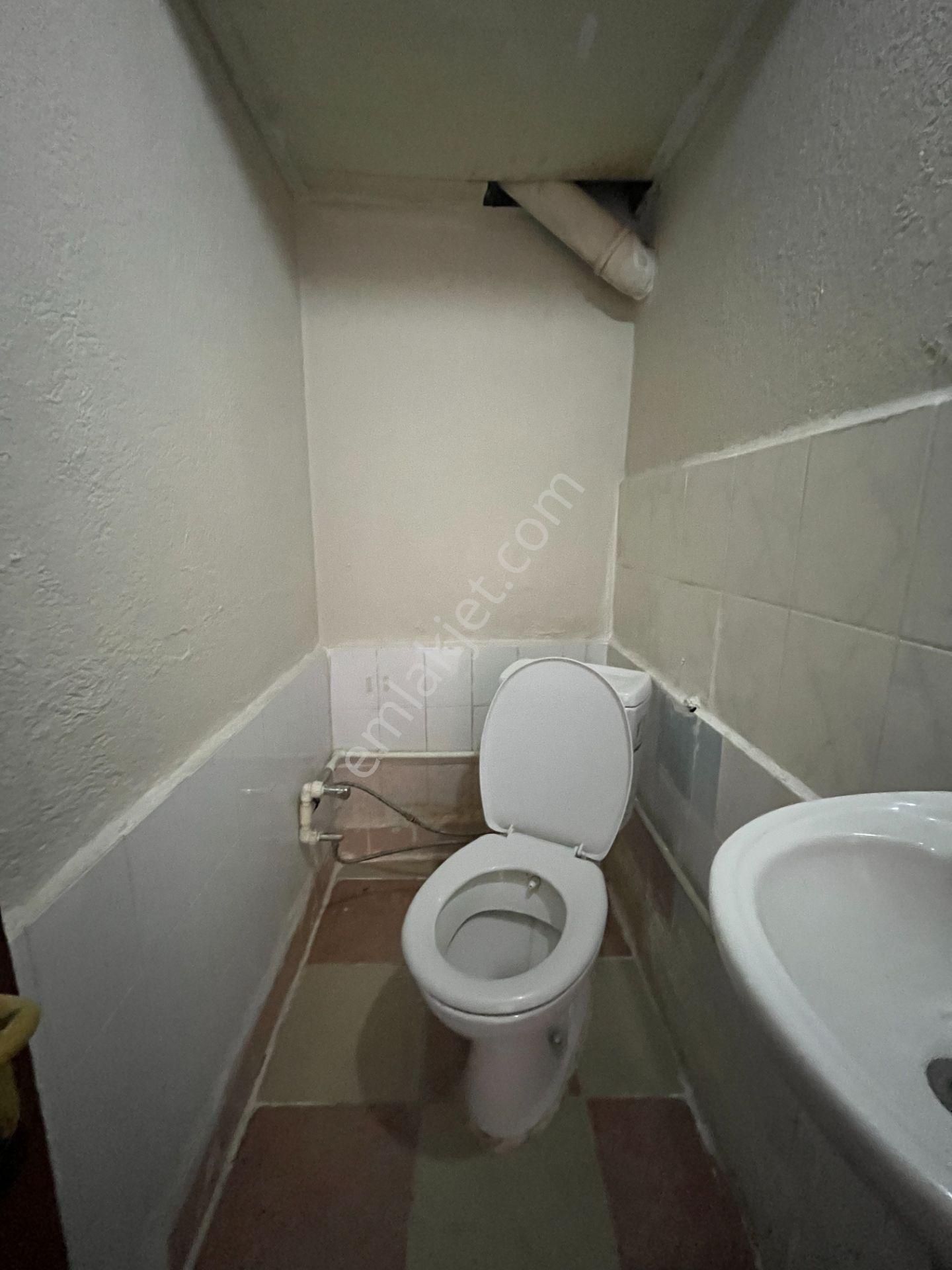 Gümüşpala Merkez'de Sağlık Ocağı Ve Okul Yakını 3+1 Kiralık Daire - Görsel 19