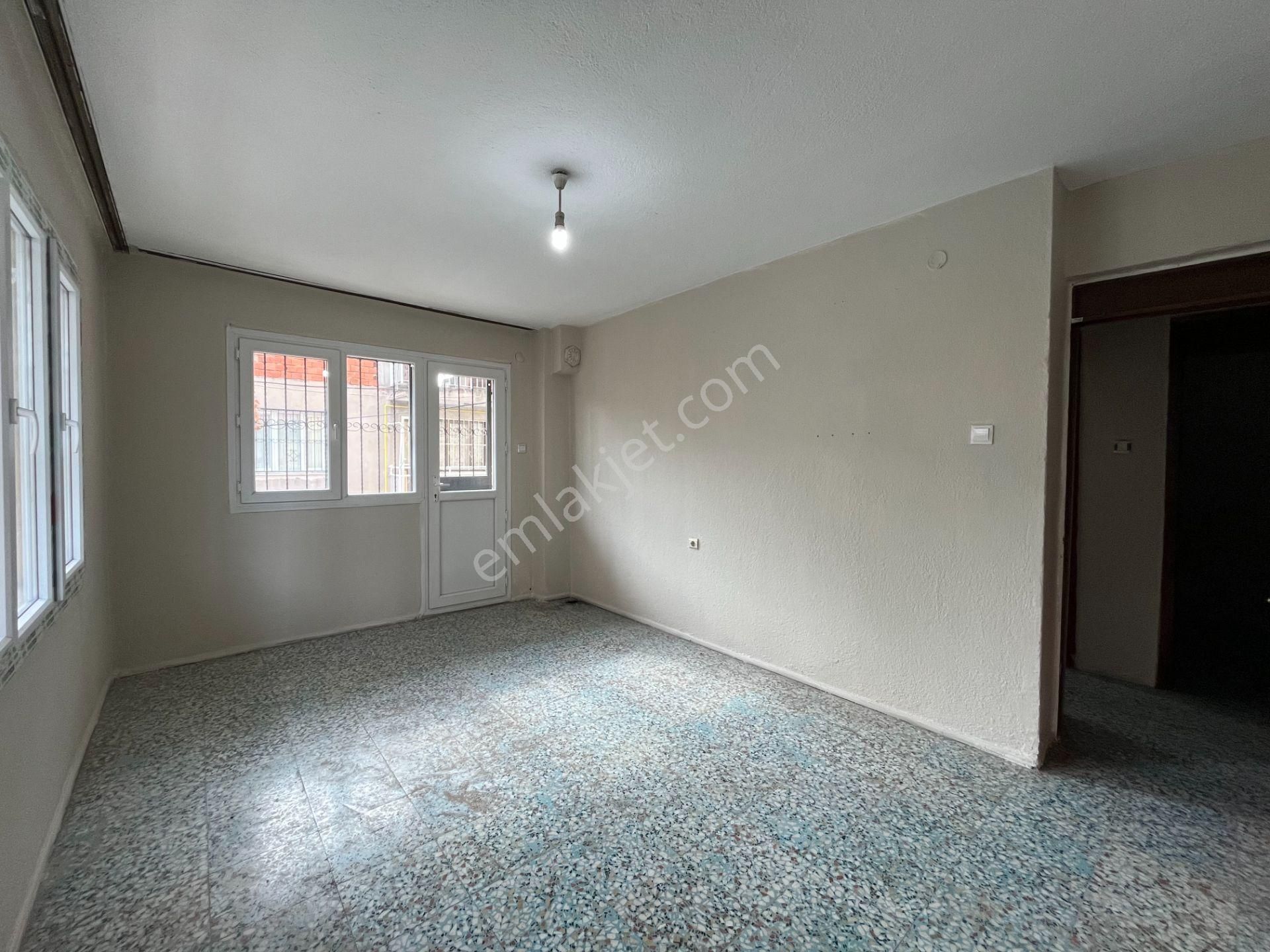 Gümüşpala Merkez'de Sağlık Ocağı Ve Okul Yakını 3+1 Kiralık Daire - Görsel 4