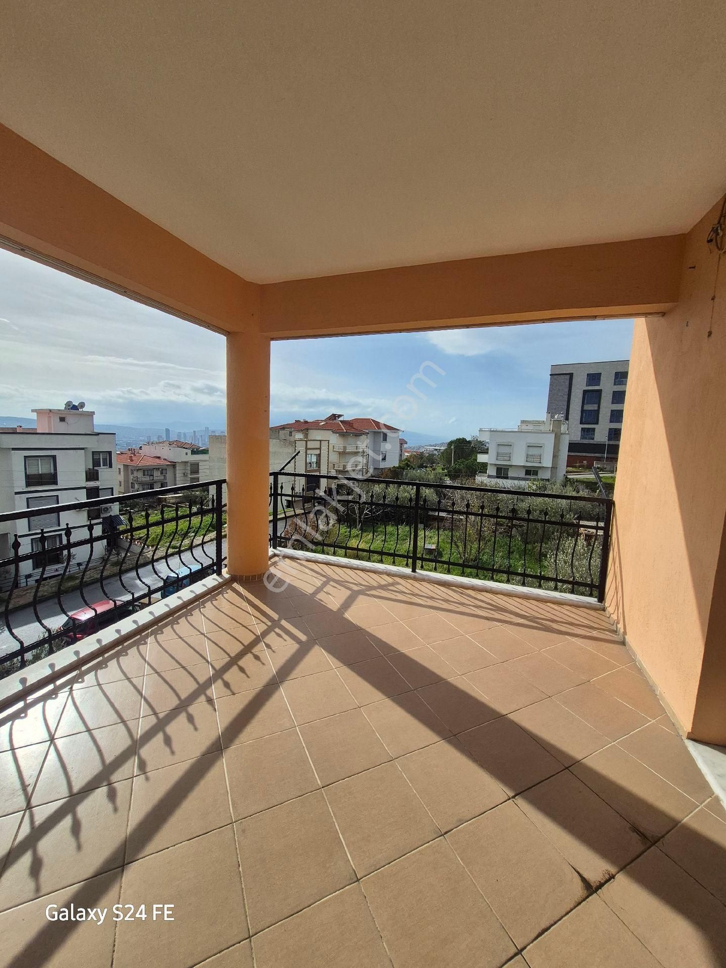 Bornova Atatürk Te 3+1 Kiralık