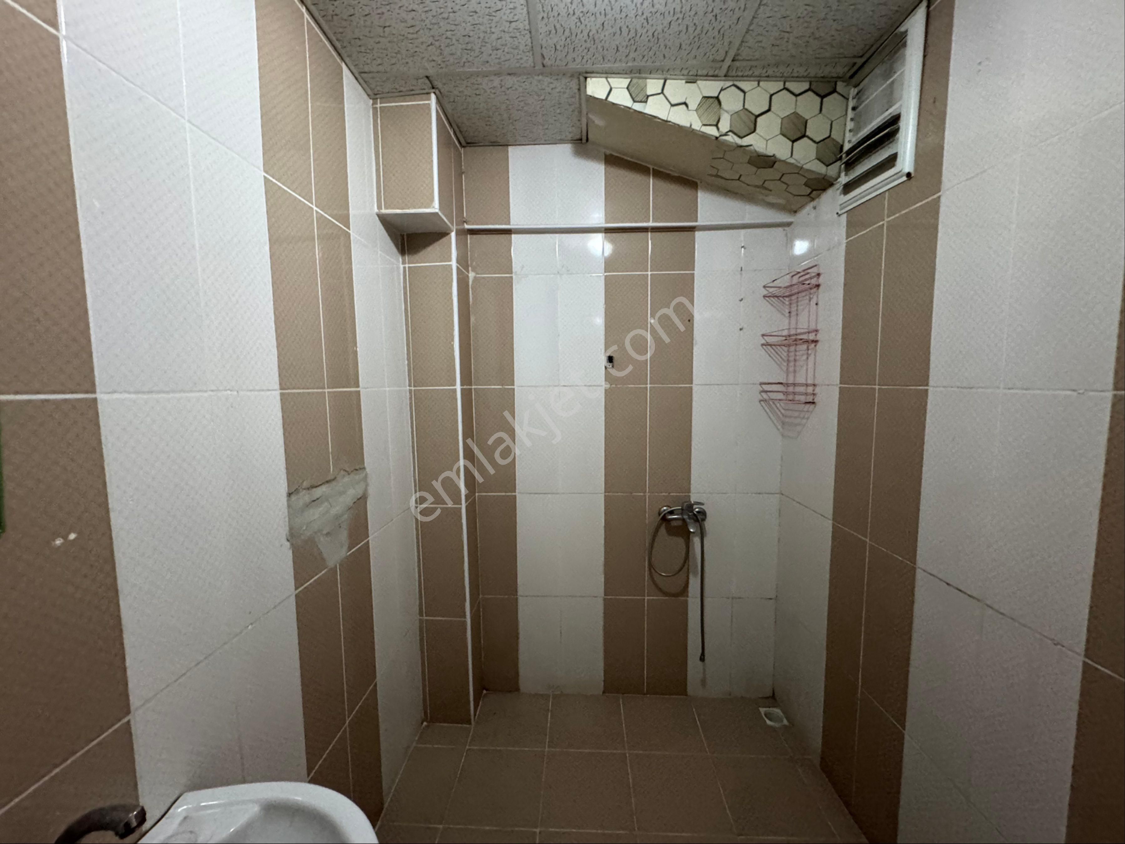 Arnavutköy Yavuz Selim Mah Kiralık 1+1 Giriş Daire - Görsel 17