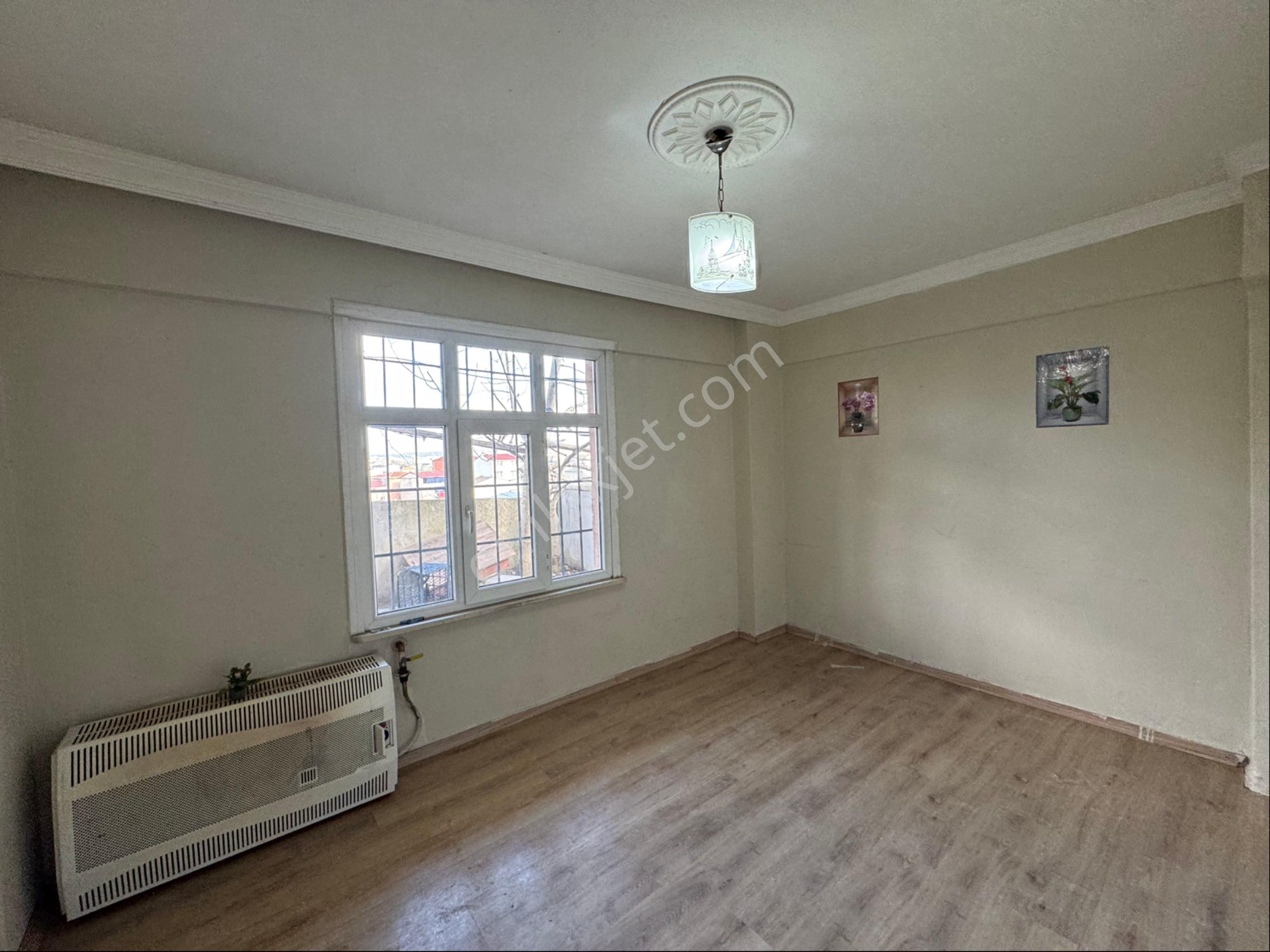 Arnavutköy Yavuz Selim Mah Kiralık 1+1 Giriş Daire