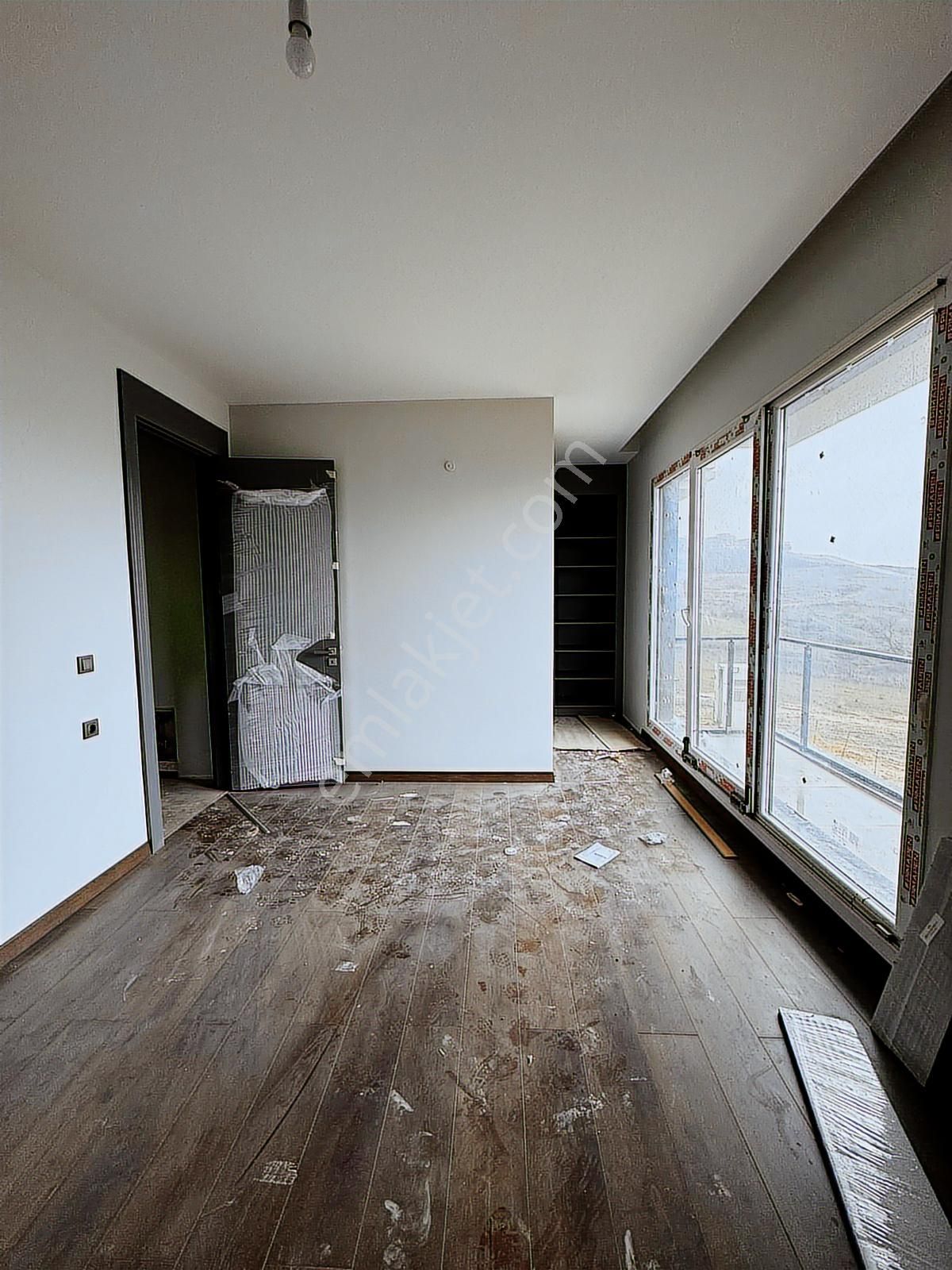 Bahçe Bahçeşehir Projesi Satılık 4+1 İkiz Villa Vadi Manzara - Görsel 23