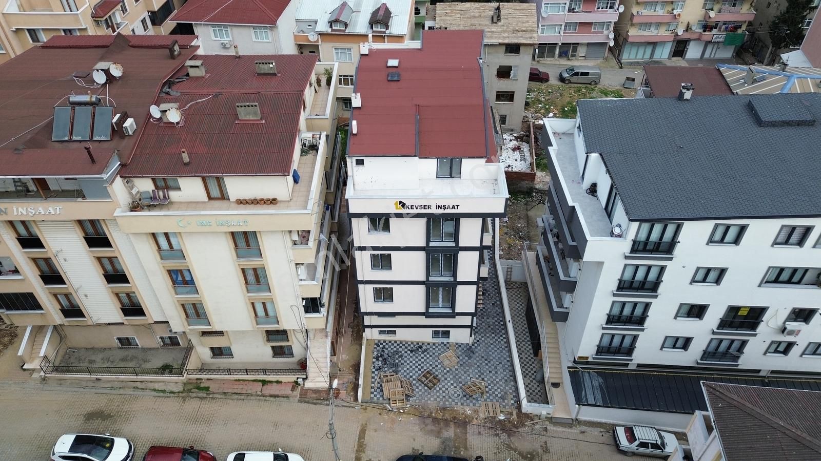 Kozanovadan Darıca Osmangazide Lüks 2+1 Asansörlü Arakat Daire - Görsel 19