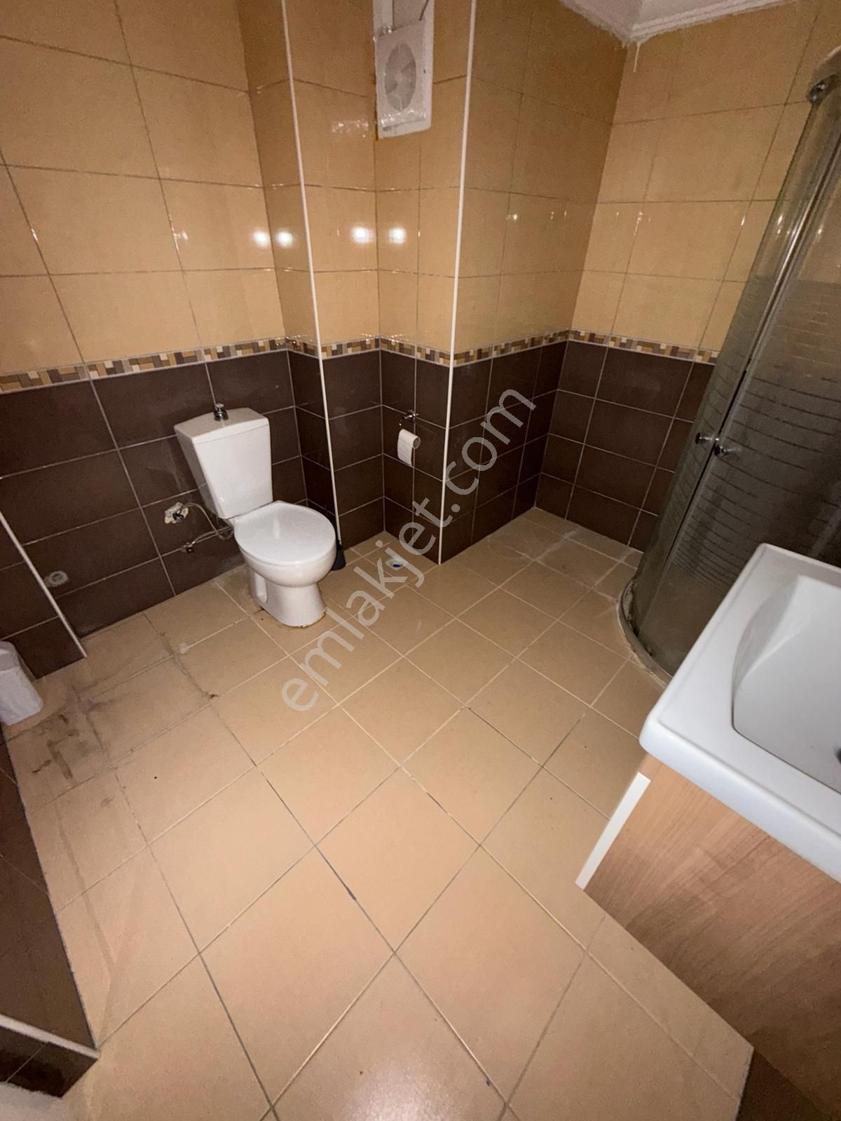 Dumlupınar Mah.'de Geniş 2+1 Ayrı Mutfaklı Eşyasız Kiralık Daire - Görsel 2
