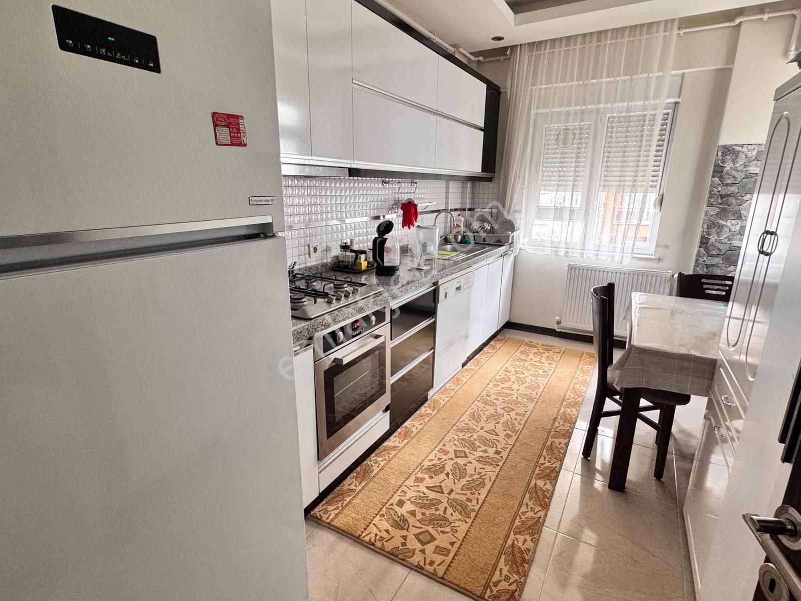 Kızıltoprak Mahellesinde Acil Satılık Doğalgaz'lı 2+1 Daire