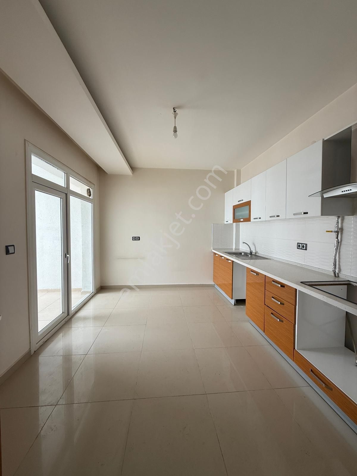 İldem'de 3+1 Geniş Ebeveyn Banyolu Meskenli Daire - Görsel 2