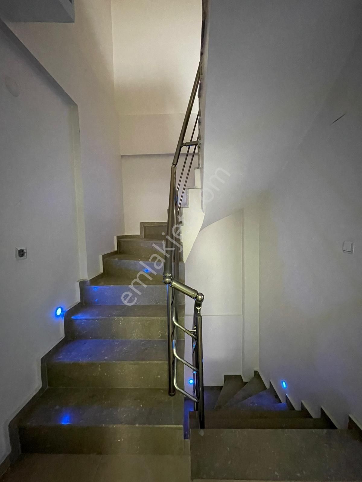 Menderes Mithatpaşa Mahallesi Satılık İkiz Villa - Görsel 25
