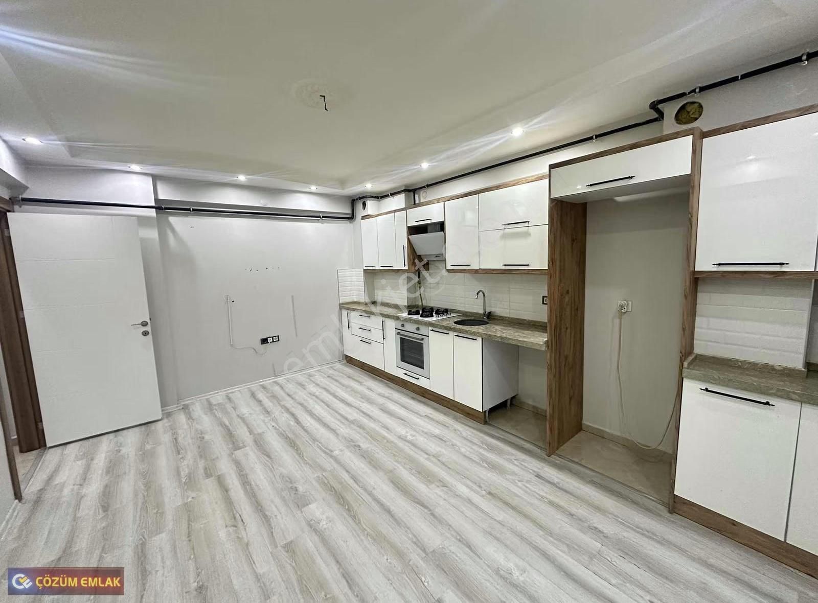 Çözüm Emlak'tan İstasyon Caddesine Yakın 2+1 Karanlıksız Daire - Görsel 4