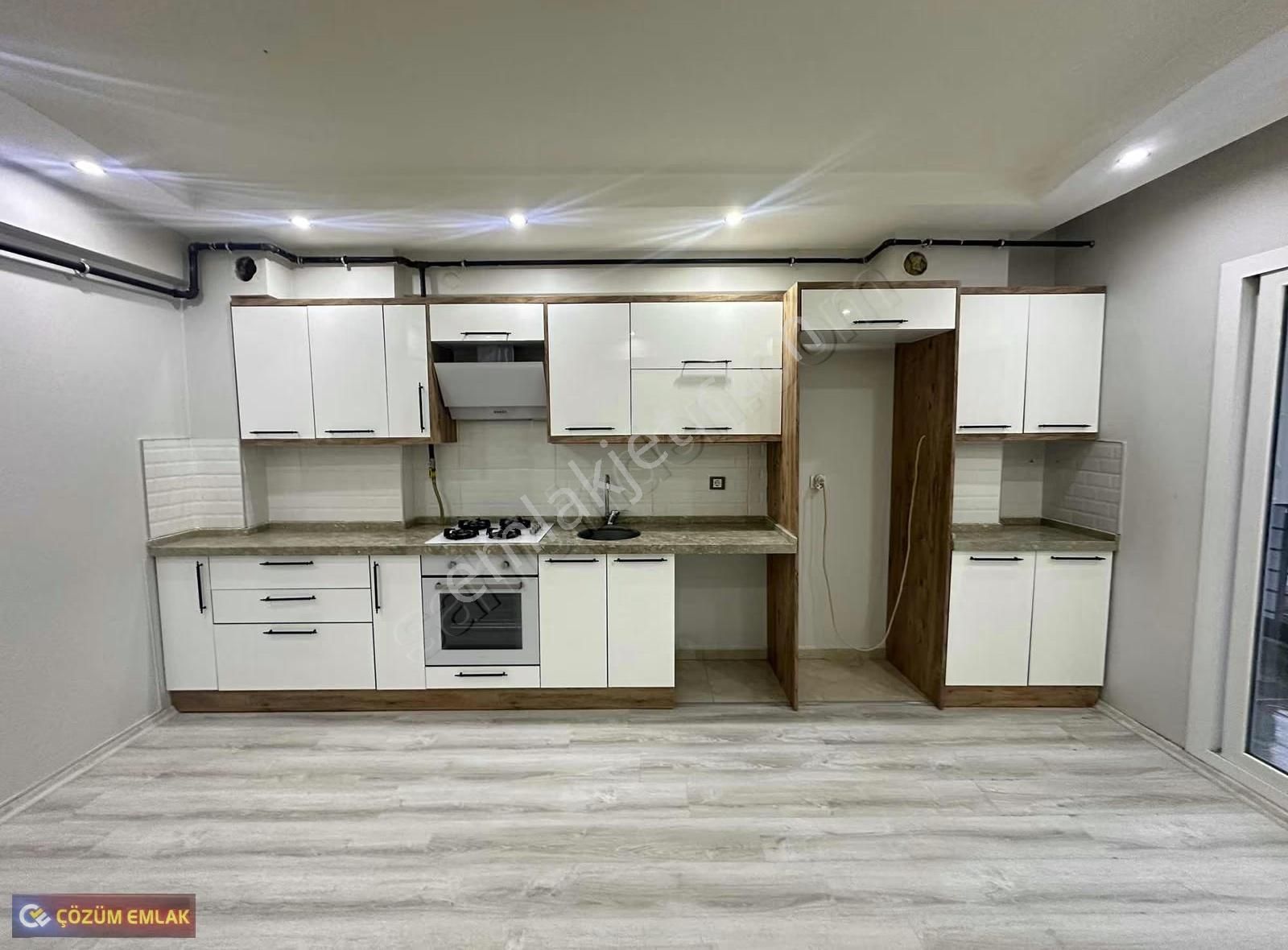 Çözüm Emlak'tan İstasyon Caddesine Yakın 2+1 Karanlıksız Daire - Görsel 5