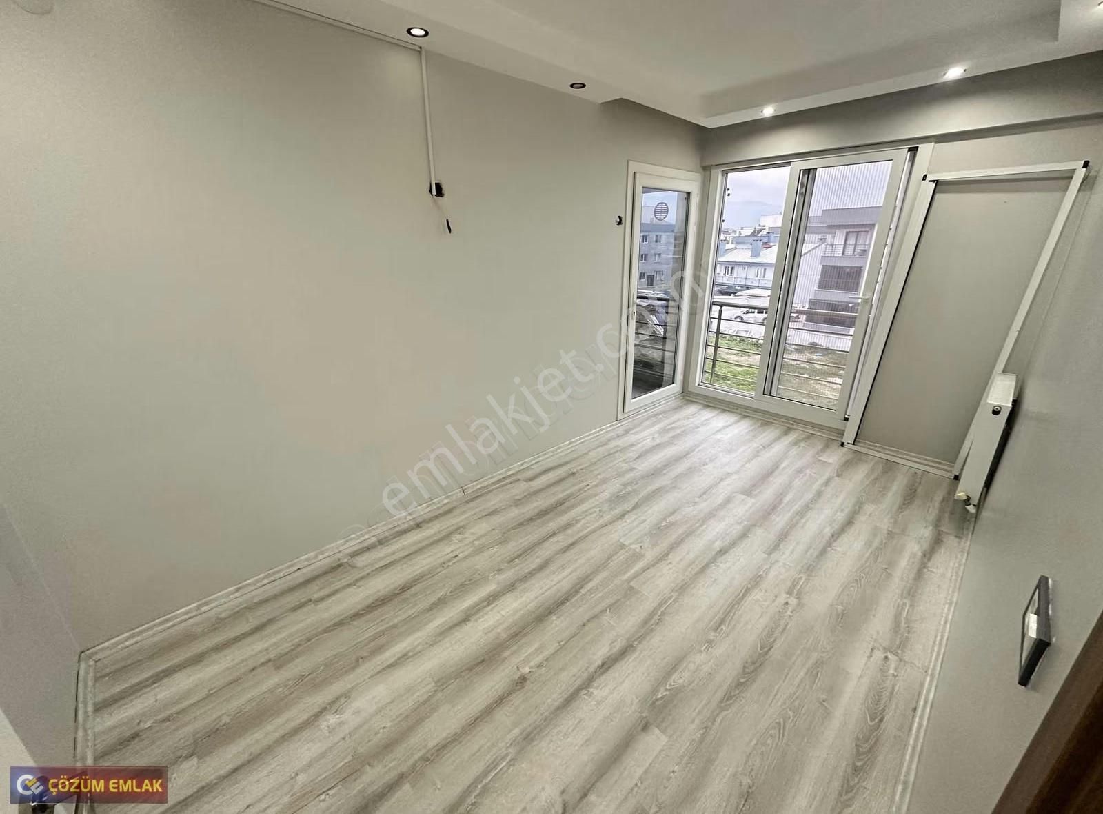 Çözüm Emlak'tan İstasyon Caddesine Yakın 2+1 Karanlıksız Daire - Görsel 2