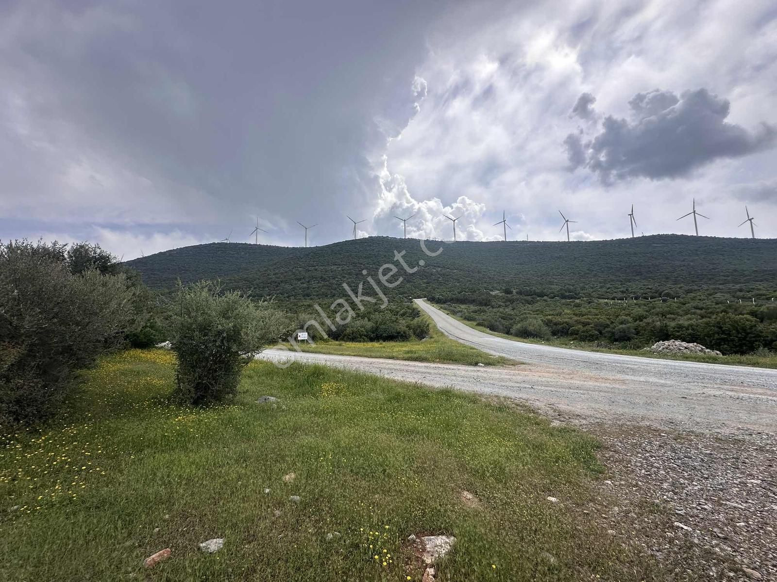 4 Tarafı Yol 615m2 Satılık Ticari+konut Arsa