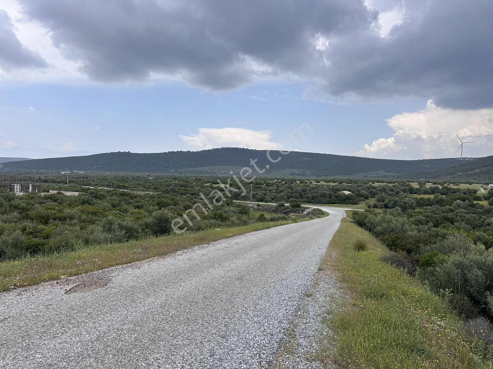 4 Tarafı Yol 615m2 Satılık Ticari+konut Arsa - Görsel 4