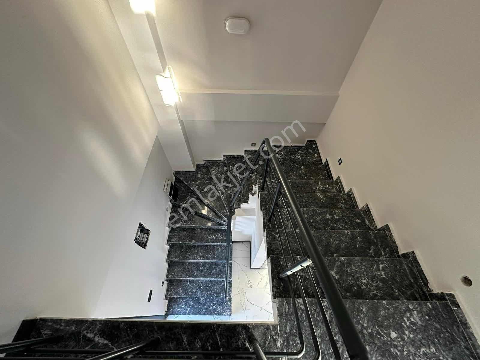 Tam Müstakil Deniz Ve Sunset Manzaralı Havuzlu Yeni 3+1 Villa - Görsel 4