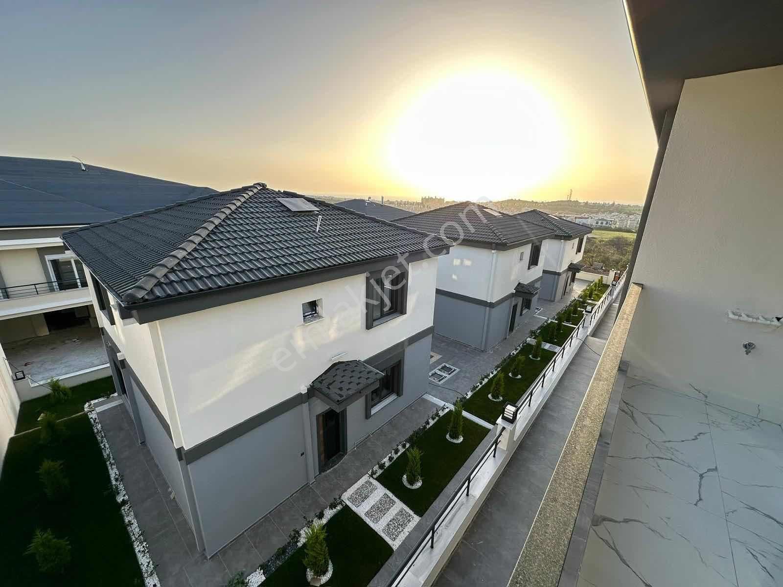Tam Müstakil Deniz Ve Sunset Manzaralı Havuzlu Yeni 3+1 Villa - Görsel 2
