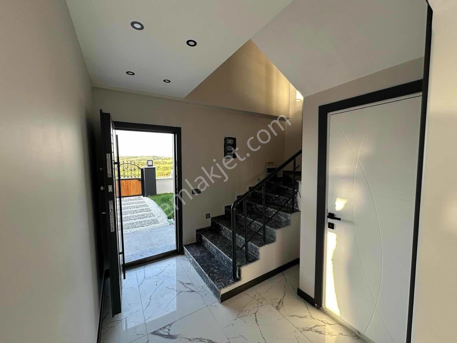 Tam Müstakil Deniz Ve Sunset Manzaralı Havuzlu Yeni 3+1 Villa - Görsel 14