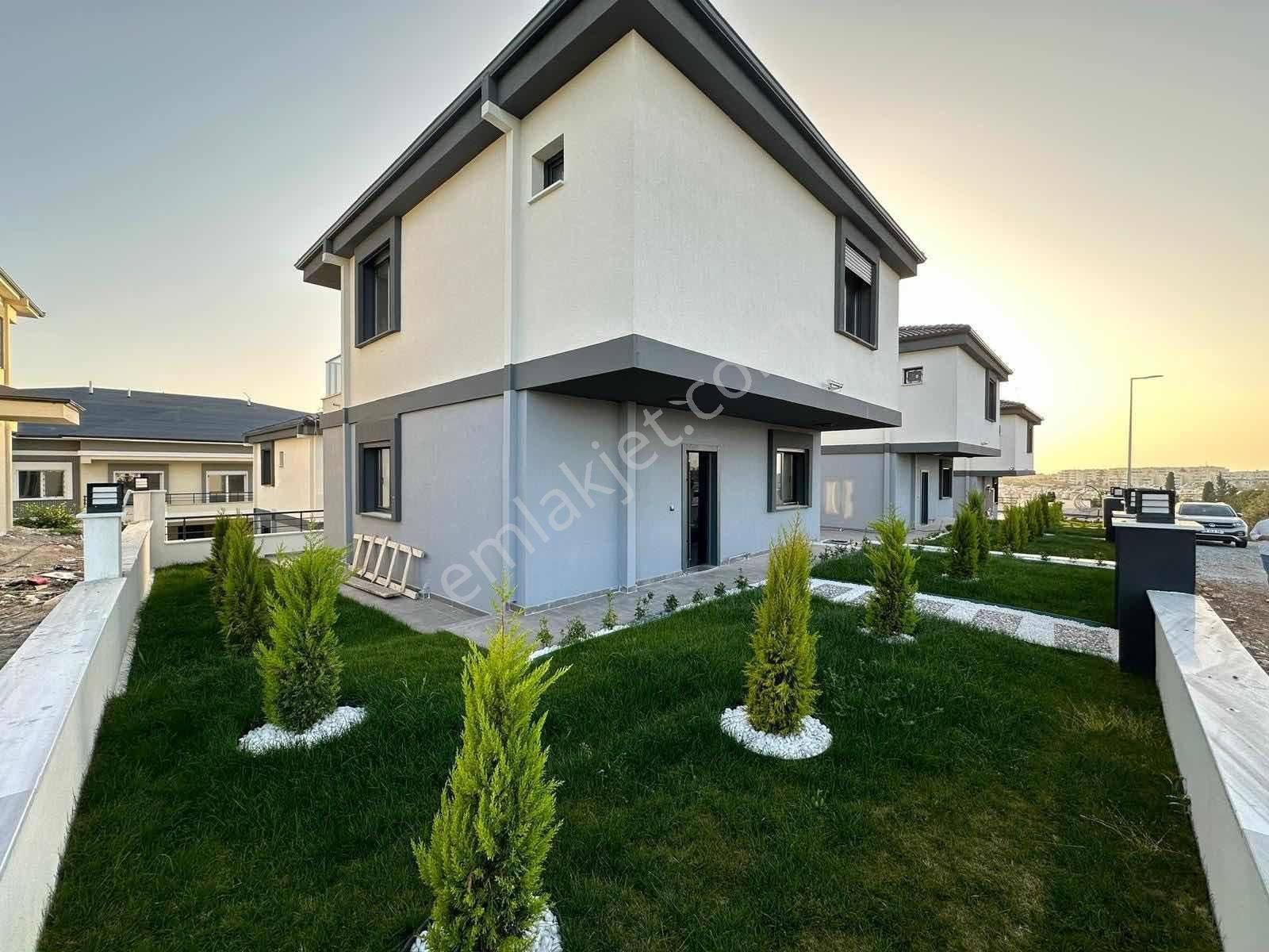 Tam Müstakil Deniz Ve Sunset Manzaralı Havuzlu Yeni 3+1 Villa - Görsel 31
