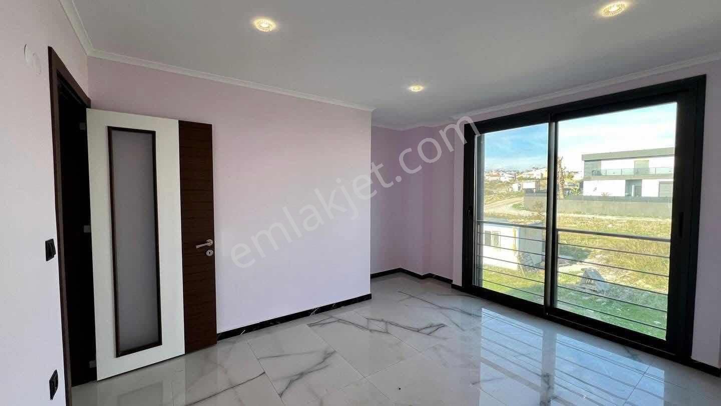 350m2 Arsa İçinde 5+1 Açık Teras Havuz Otopark Tam Müstakil - Görsel 4