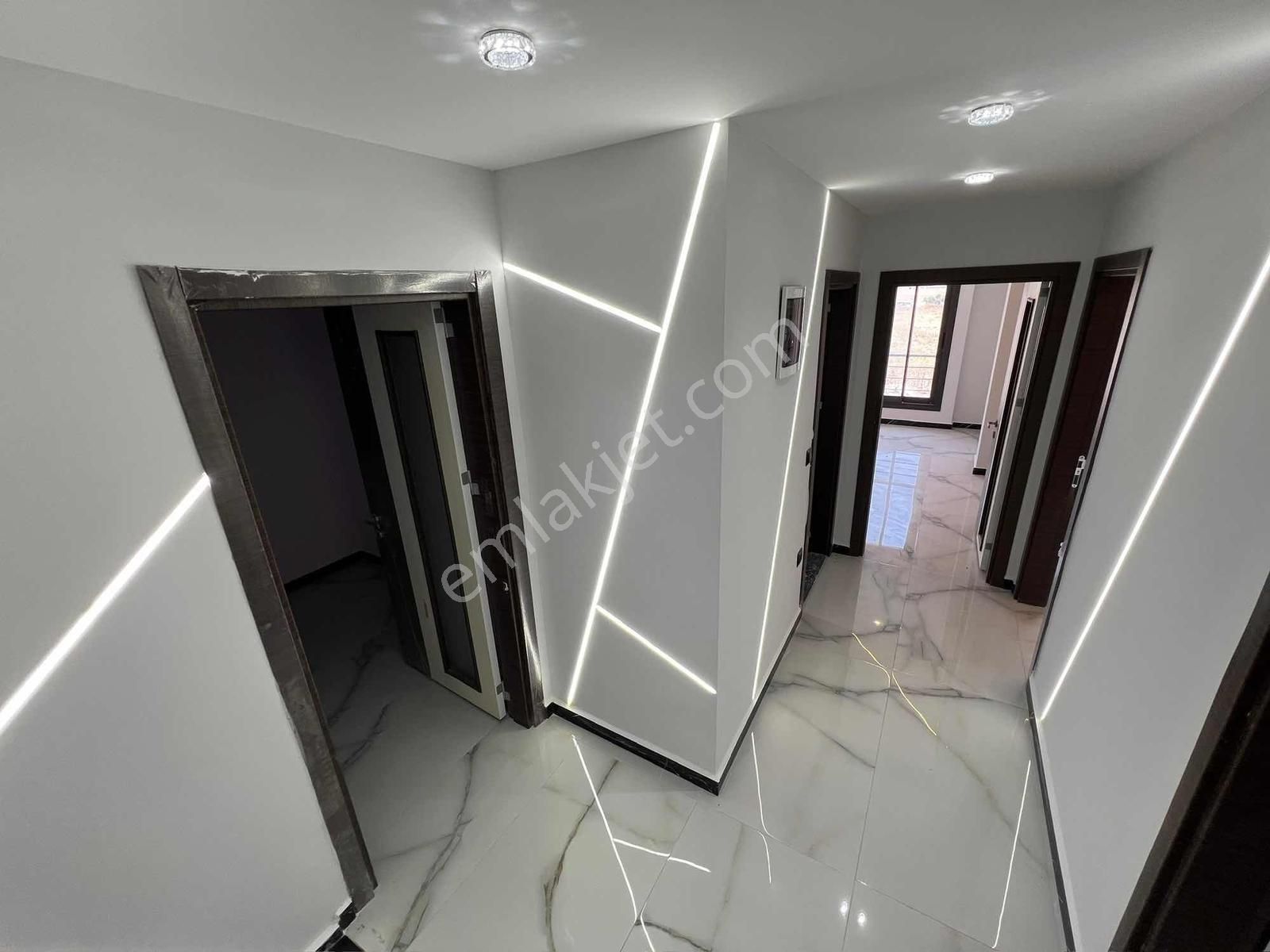 350m2 Arsa İçinde 5+1 Açık Teras Havuz Otopark Tam Müstakil - Görsel 3