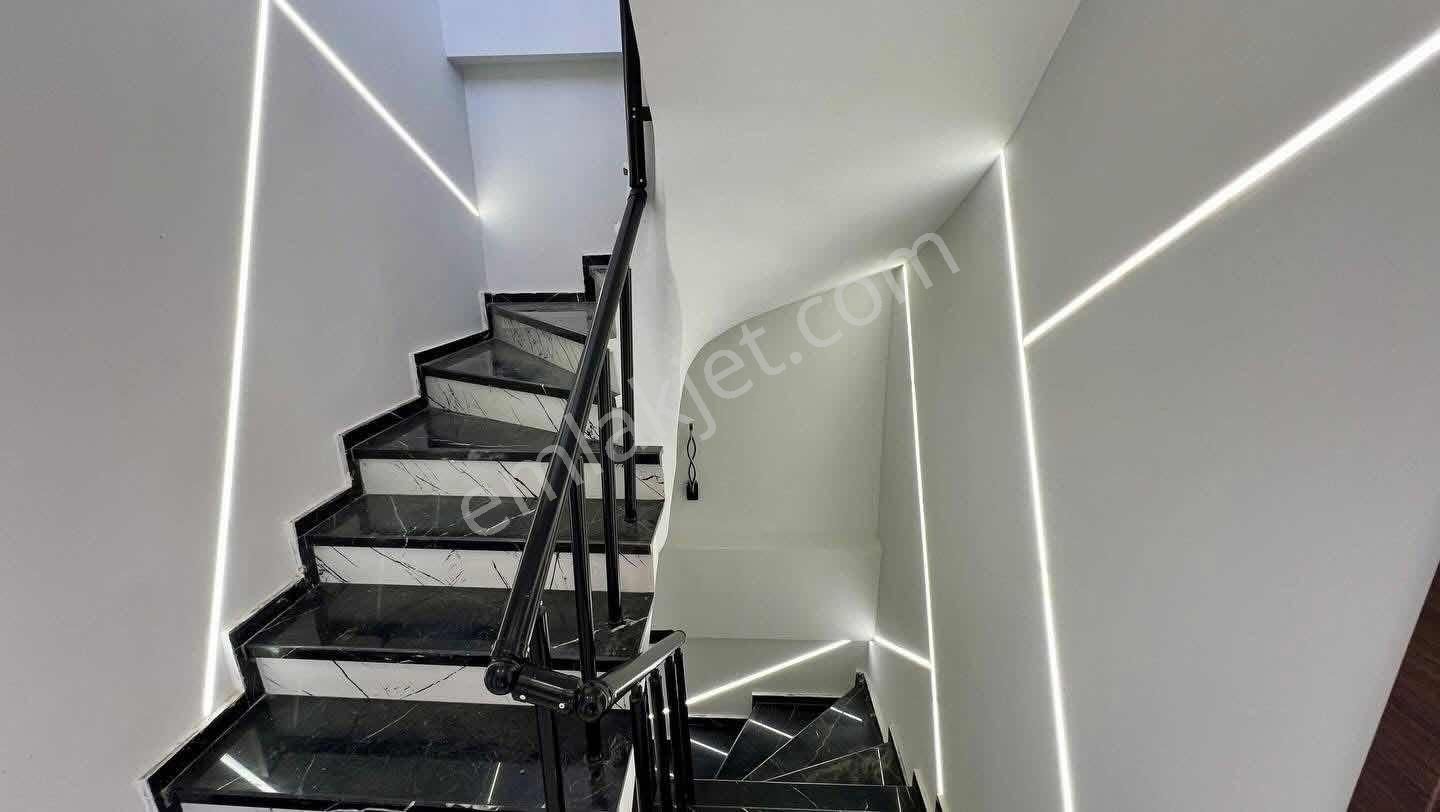 350m2 Arsa İçinde 5+1 Açık Teras Havuz Otopark Tam Müstakil - Görsel 14