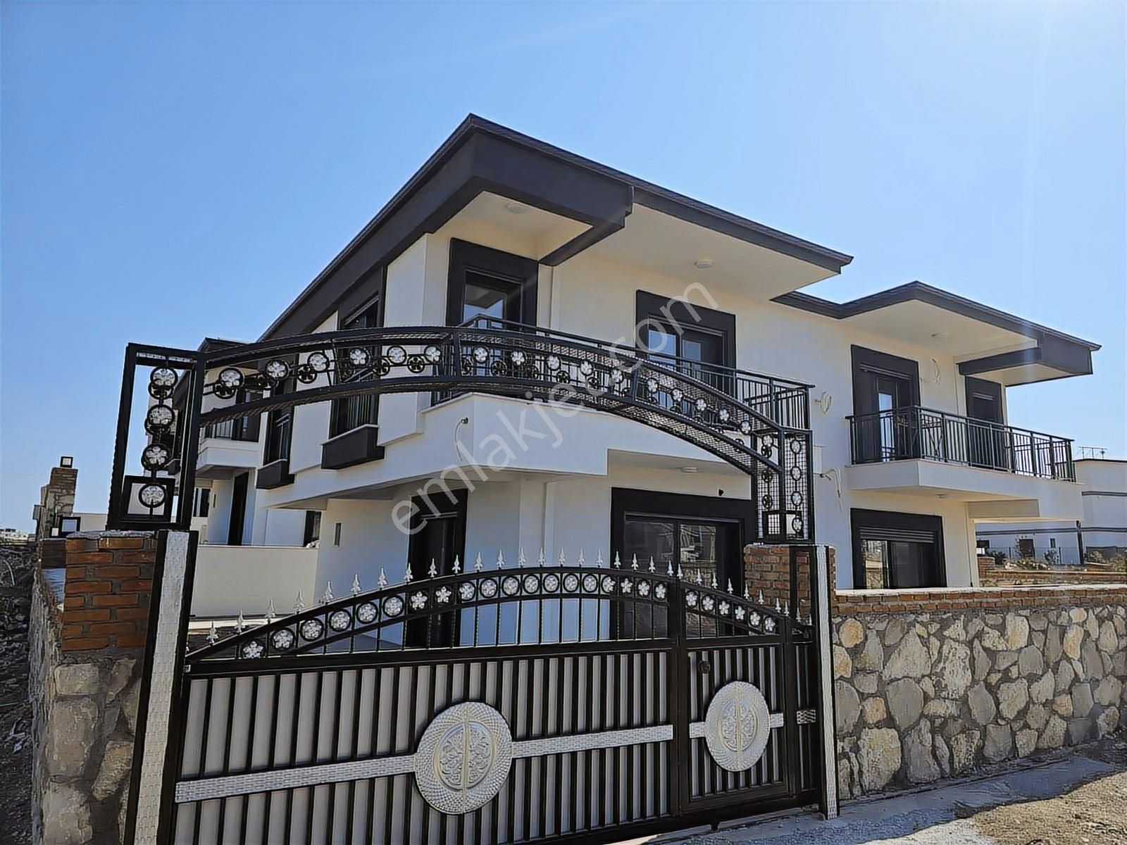 Didim Hisar Mahallesi Satılık Deniz Manzaralı Lüx Villalar - Görsel 2