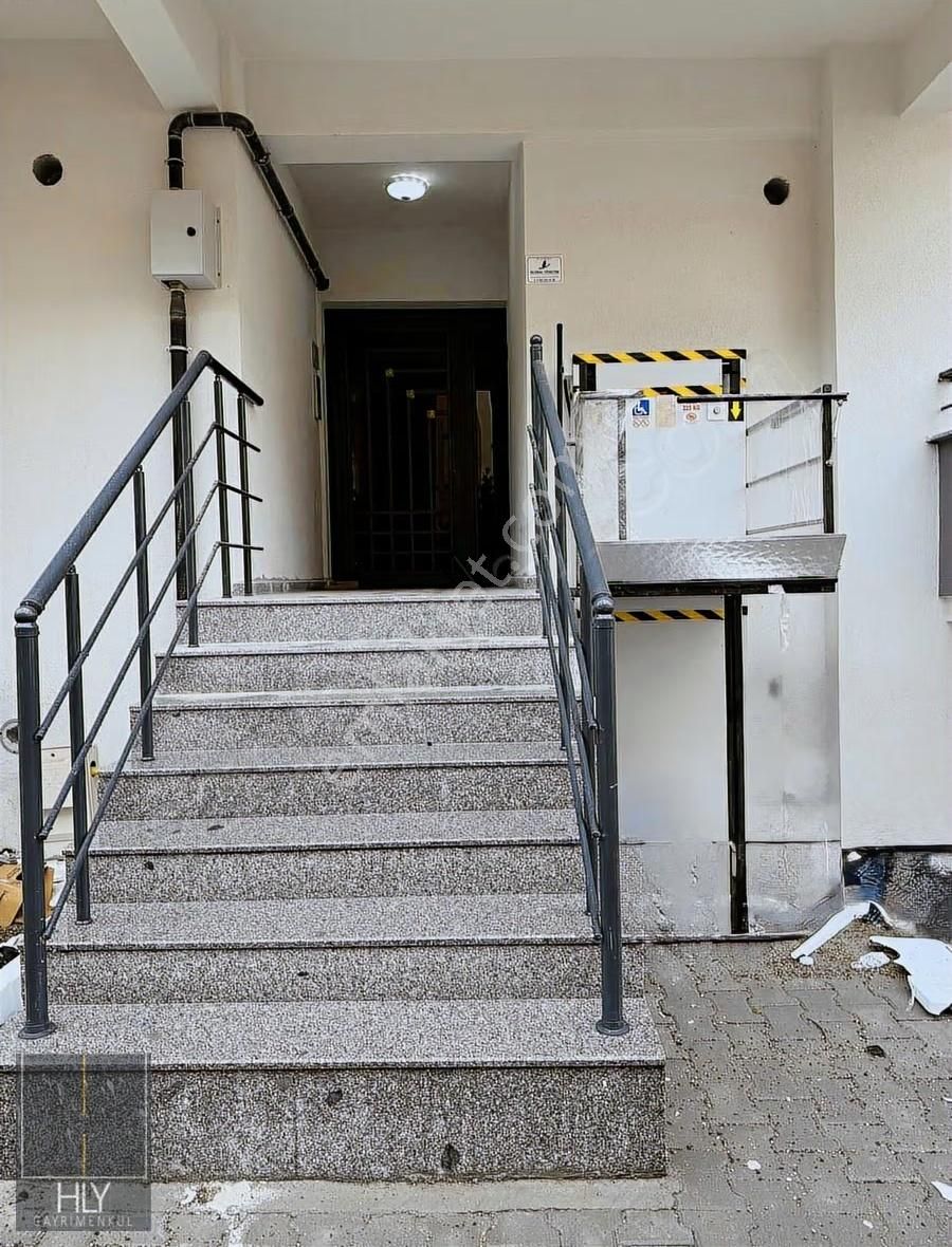 Kasaplar Mah.de Taşınmaya Hazır Eşyalı Kiralık 1+1 Daire - Görsel 2