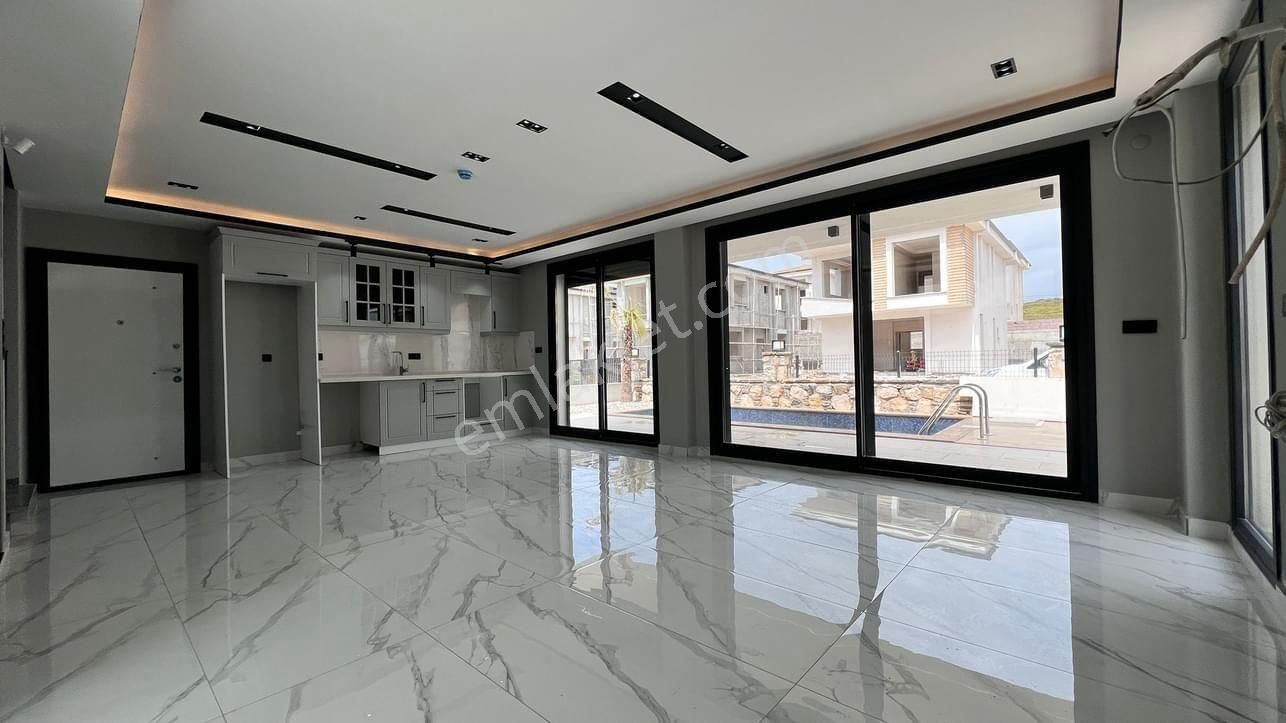 Didim Merkezde Satılık Müstakil Havuzlu Villa - Görsel 14