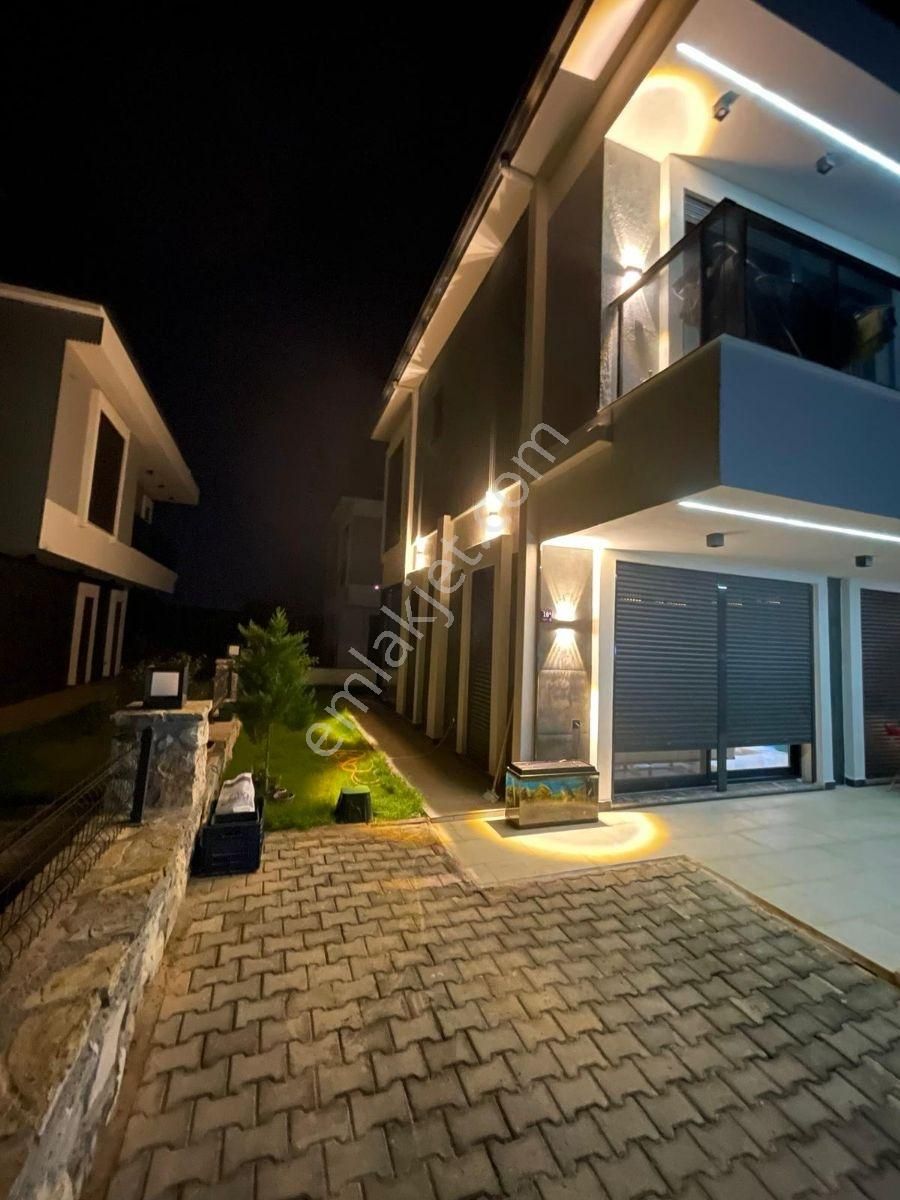 Didim Merkezde Satılık Müstakil Havuzlu Villa - Görsel 15