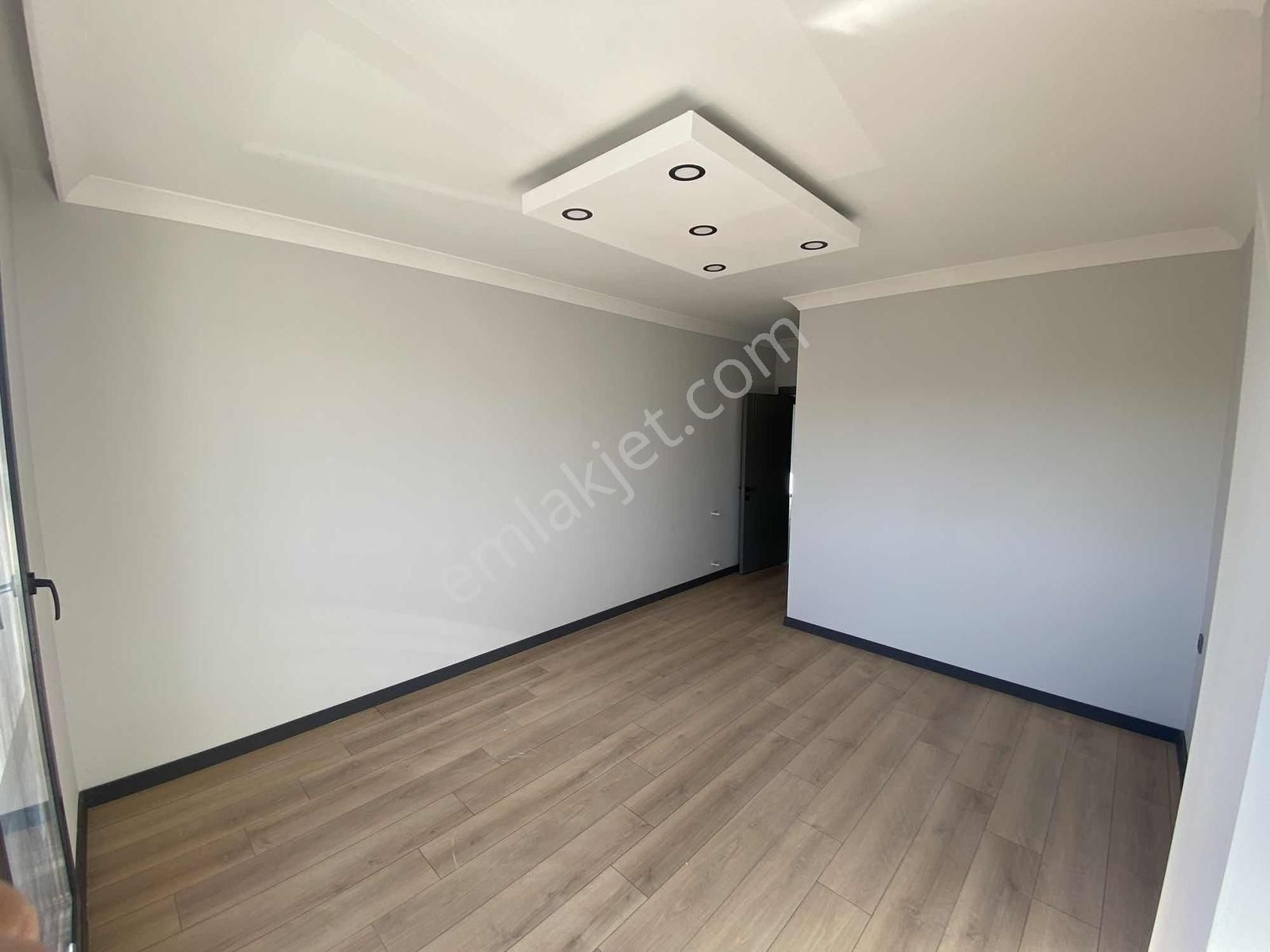 250m2 Arsa Tam Müstakil 3+1 Ayrı Mutfak Havuzlu Otoparklı Villa - Görsel 18