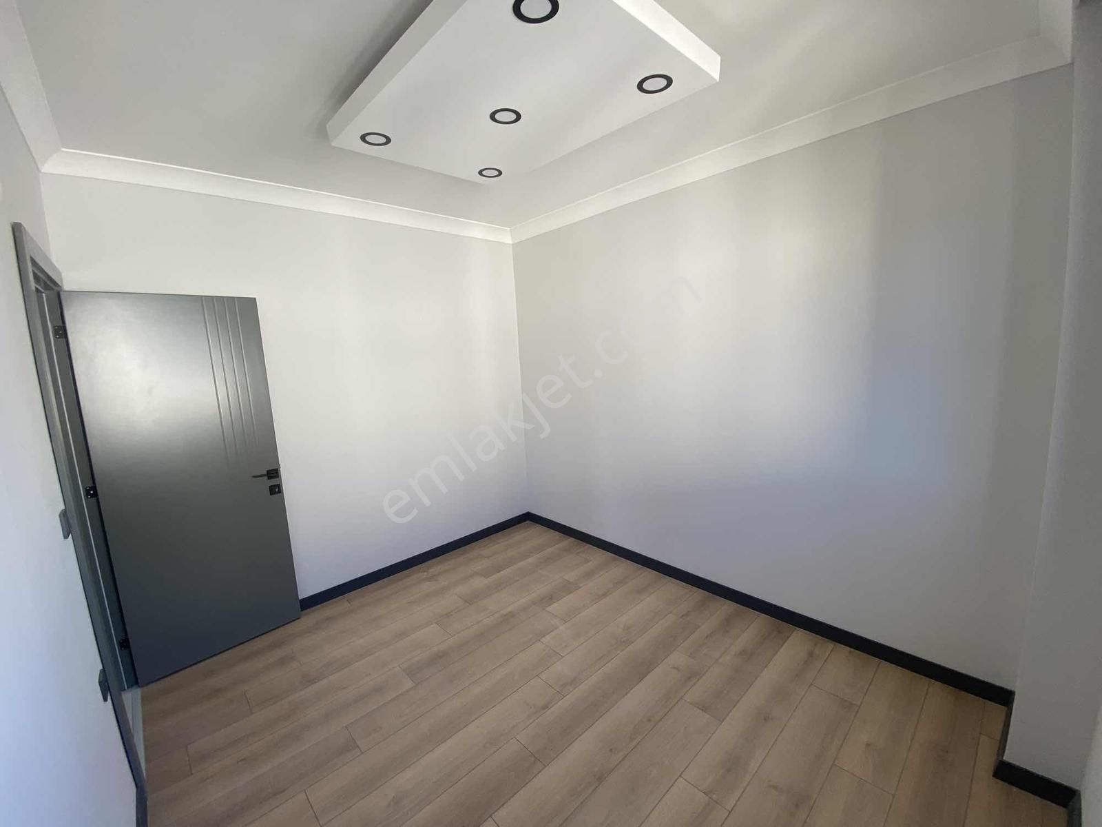 250m2 Arsa Tam Müstakil 3+1 Ayrı Mutfak Havuzlu Otoparklı Villa - Görsel 9