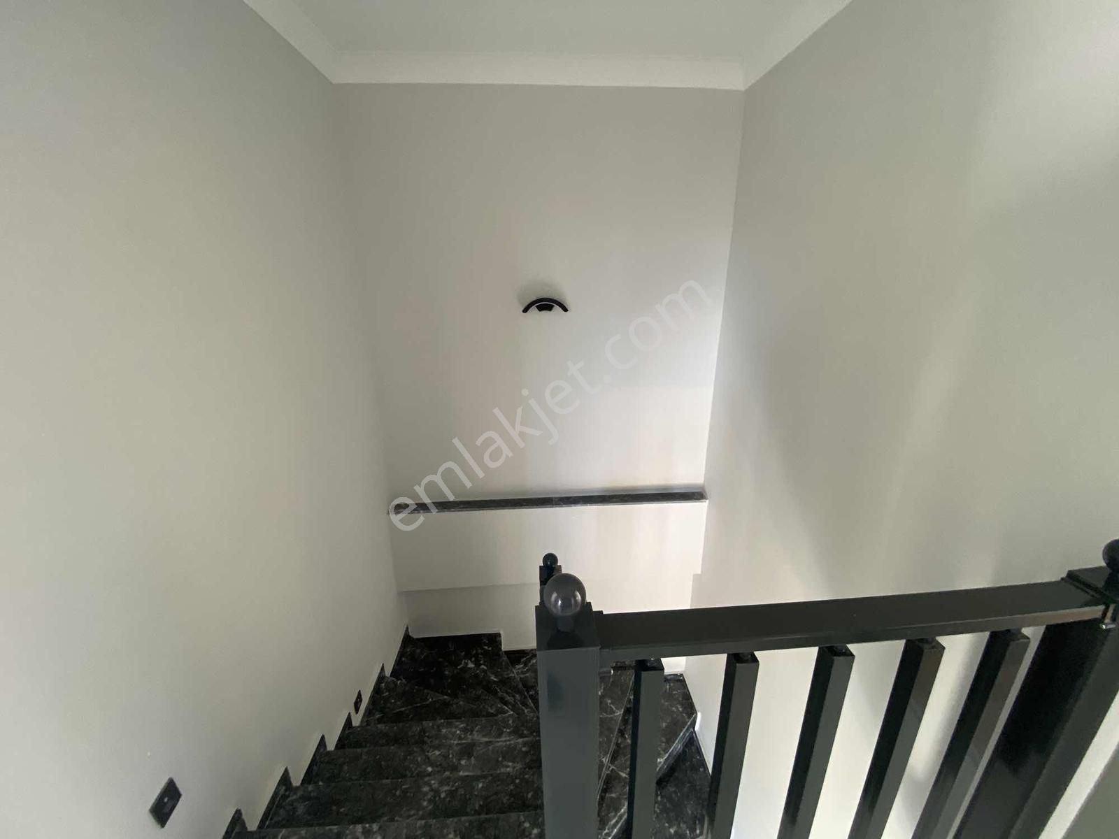 250m2 Arsa Tam Müstakil 3+1 Ayrı Mutfak Havuzlu Otoparklı Villa - Görsel 8