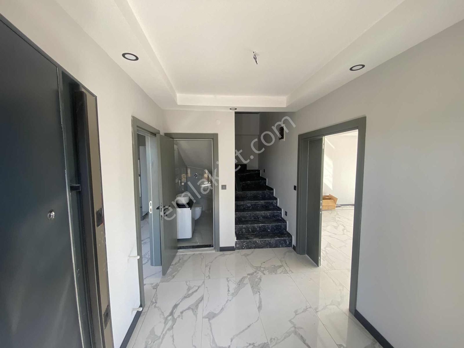 250m2 Arsa Tam Müstakil 3+1 Ayrı Mutfak Havuzlu Otoparklı Villa - Görsel 4