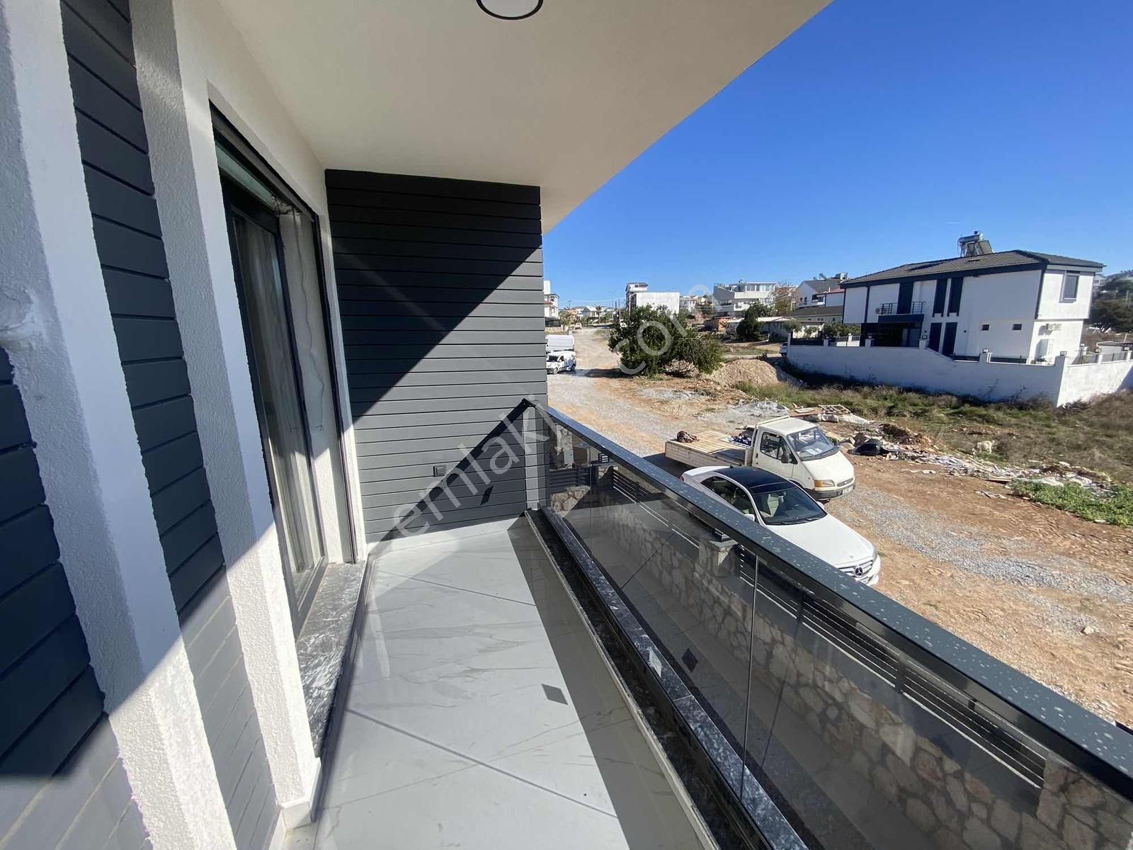 250m2 Arsa Tam Müstakil 3+1 Ayrı Mutfak Havuzlu Otoparklı Villa - Görsel 28