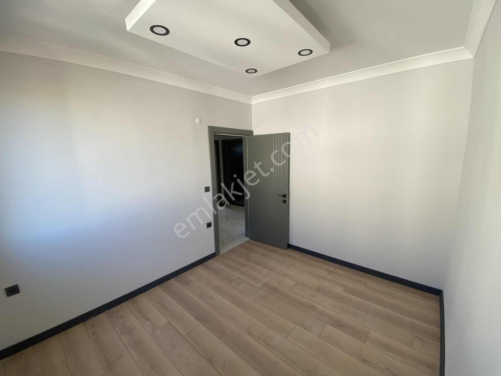 250m2 Arsa Tam Müstakil 3+1 Ayrı Mutfak Havuzlu Otoparklı Villa - Görsel 22