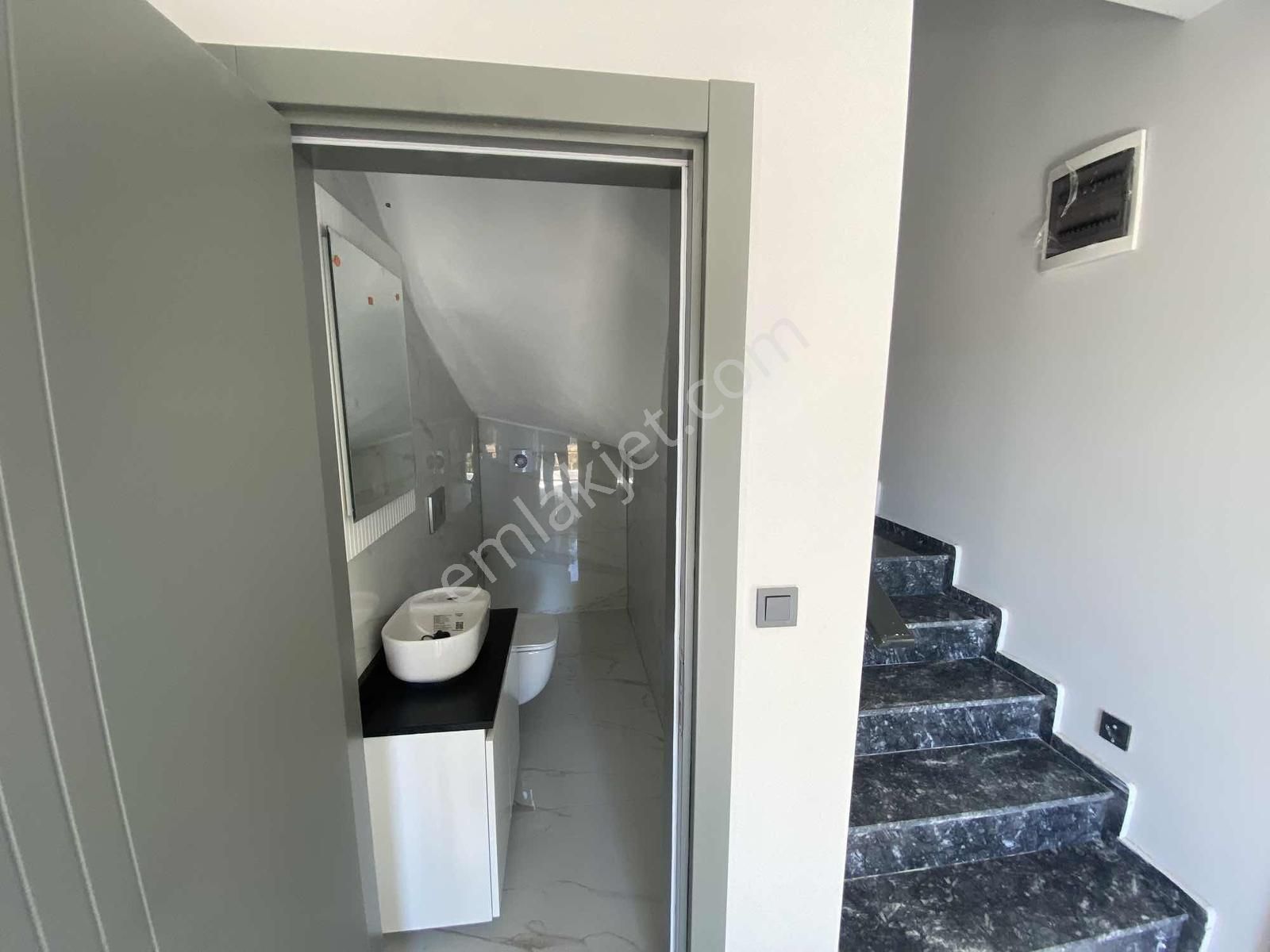 250m2 Arsa Tam Müstakil 3+1 Ayrı Mutfak Havuzlu Otoparklı Villa - Görsel 29