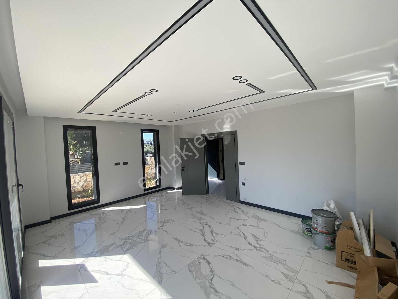 250m2 Arsa Tam Müstakil 3+1 Ayrı Mutfak Havuzlu Otoparklı Villa - Görsel 15